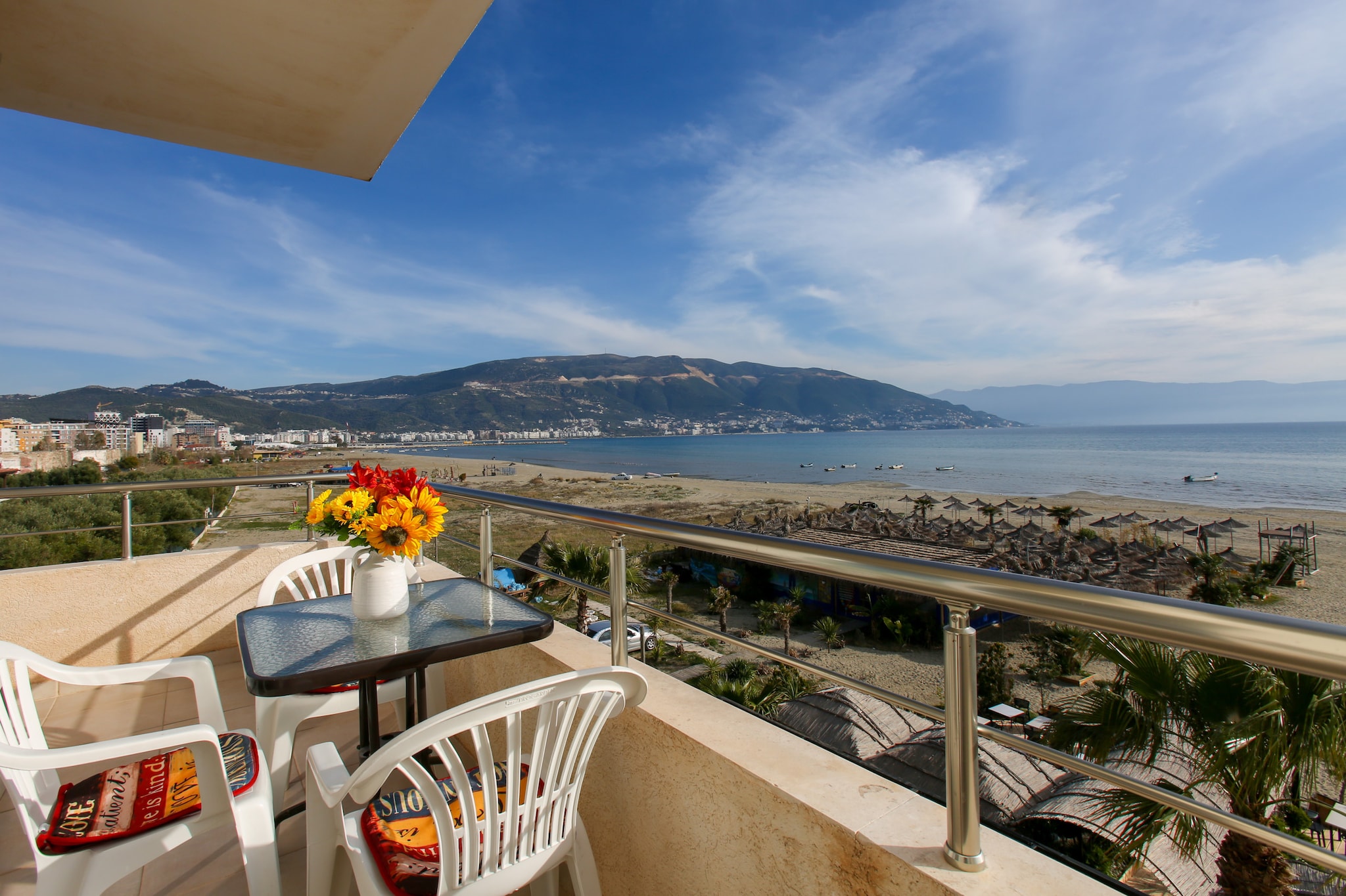 Richard 007-Terrace balcony
