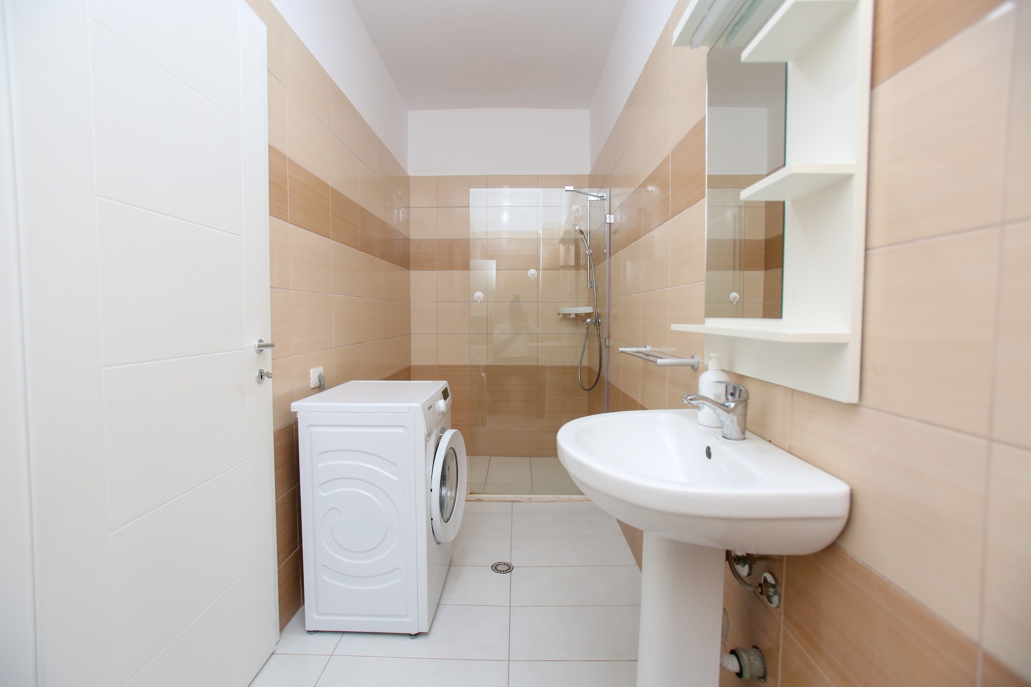 Richard 007-Bathroom