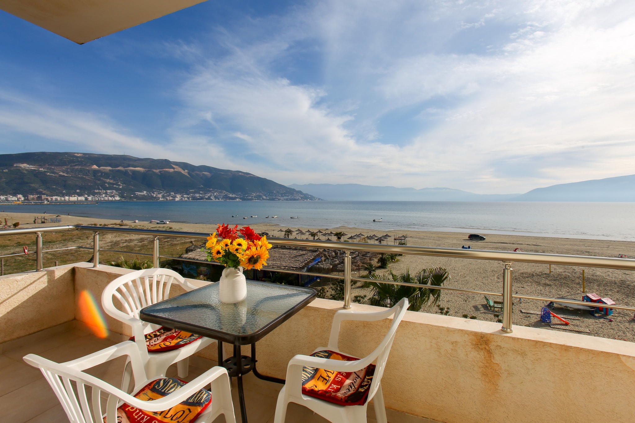 Richard 007-Terrace balcony