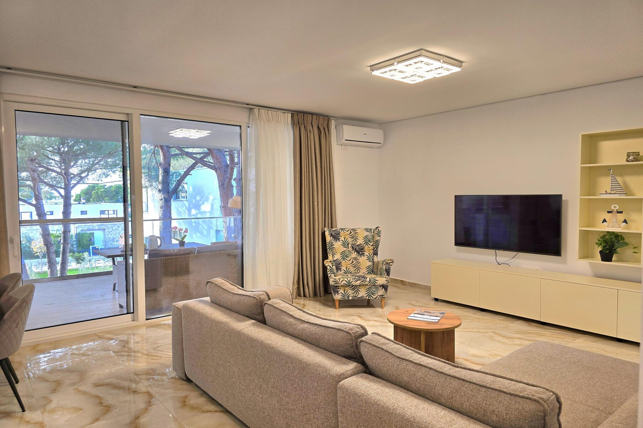 ALD285 - Zsolt San Pietro Lalez-Living room