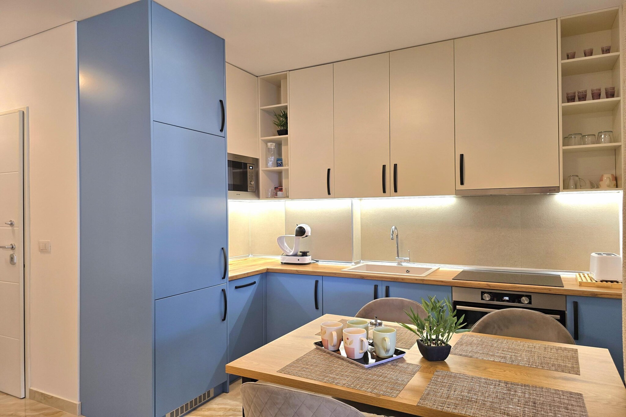 ALD285 - Zsolt San Pietro Lalez-Dining room