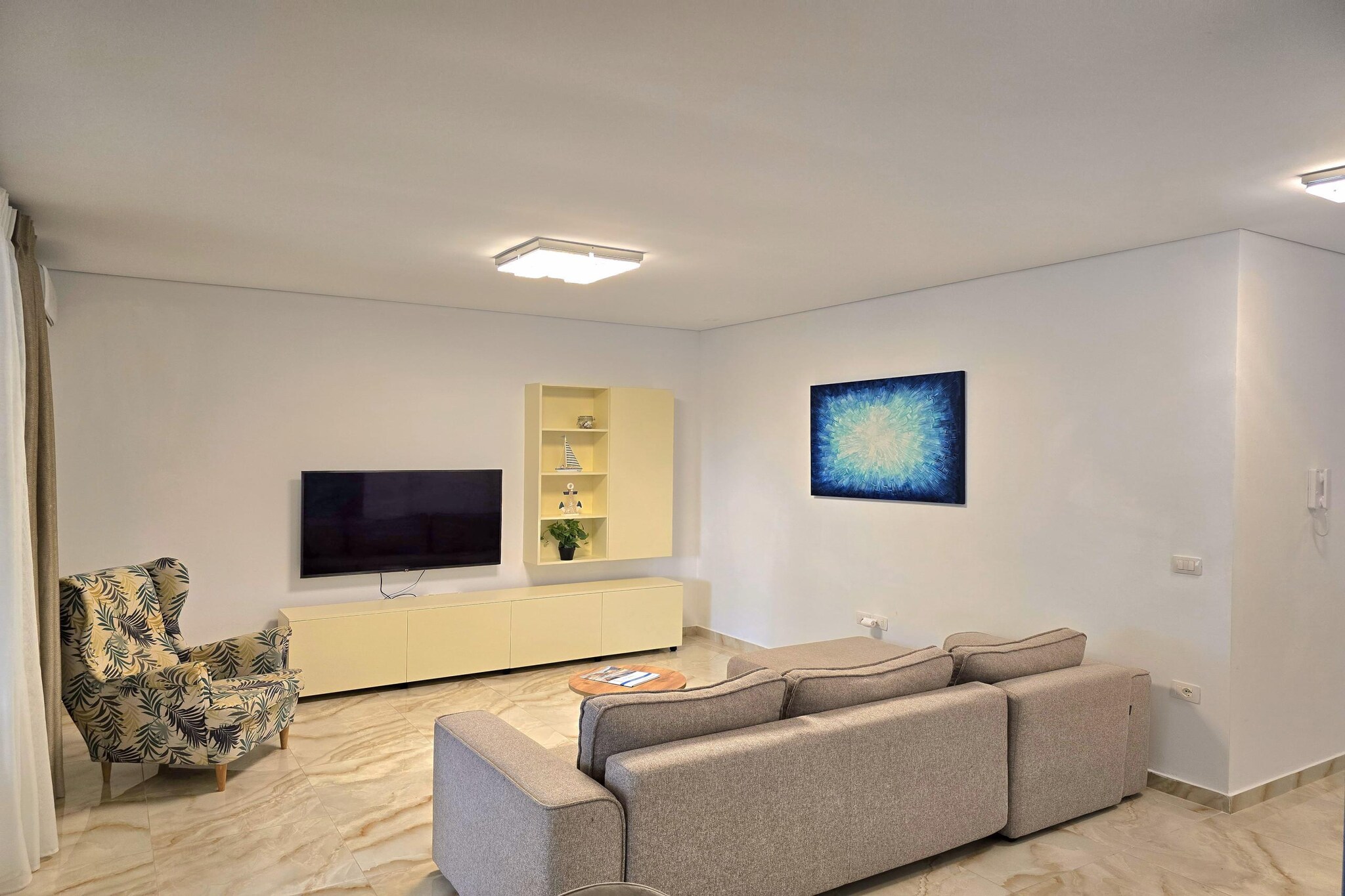 ALD285 - Zsolt San Pietro Lalez-Living room