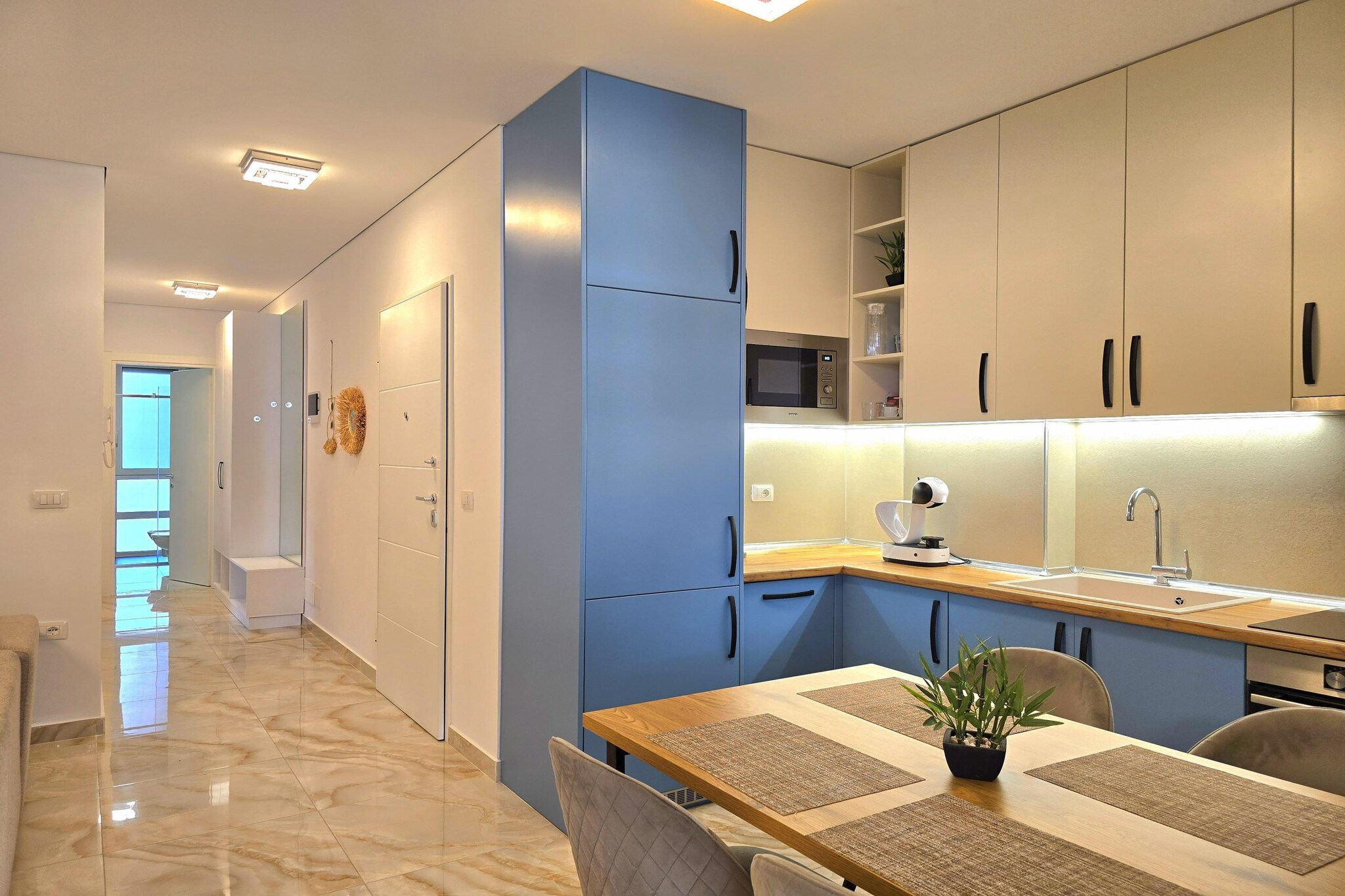 ALD285 - Zsolt San Pietro Lalez-Dining room