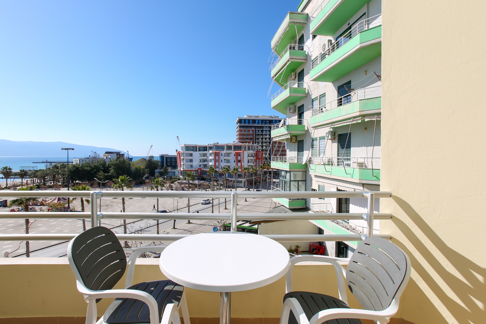 Luna Sea View Apartment 5 floor-Terrasbalkon