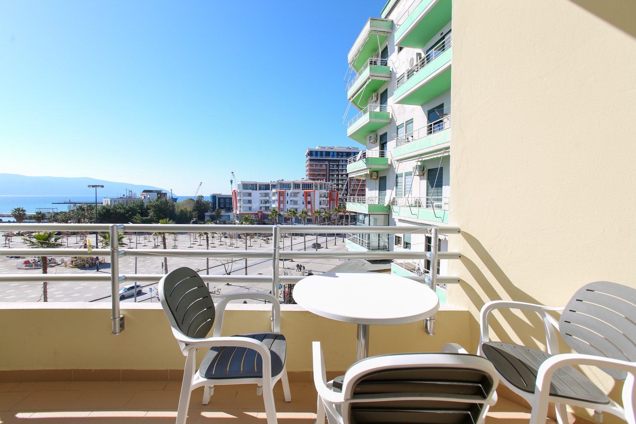 Luna Sea View Apartment 5 floor-Terrasbalkon