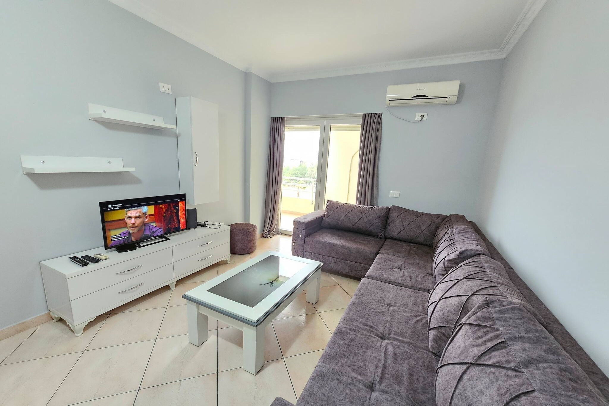 Luna Sea View Apartment 5 floor-Woonkamer