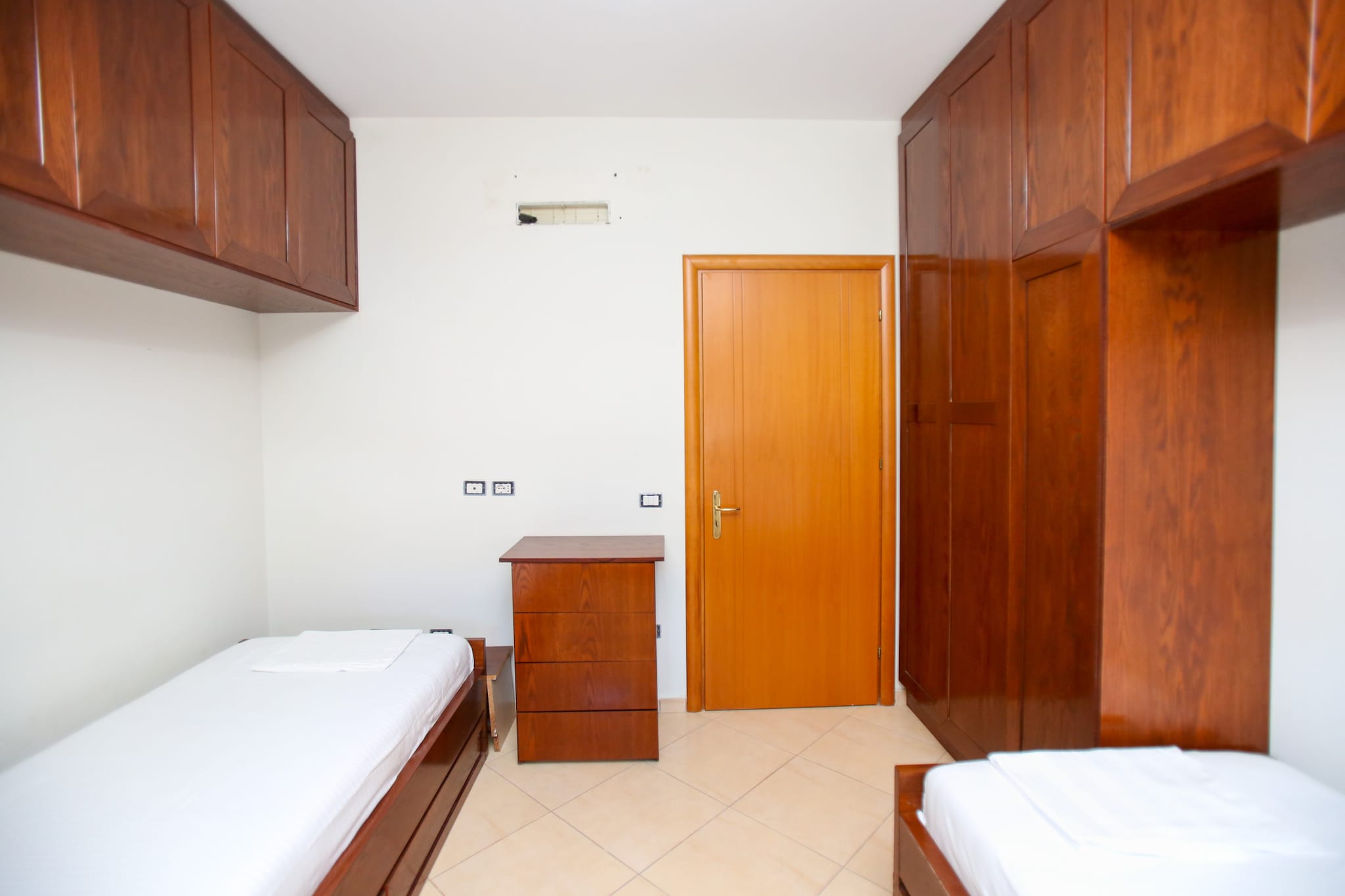 Holiday Apartment Central & Sea View-Slaapkamer