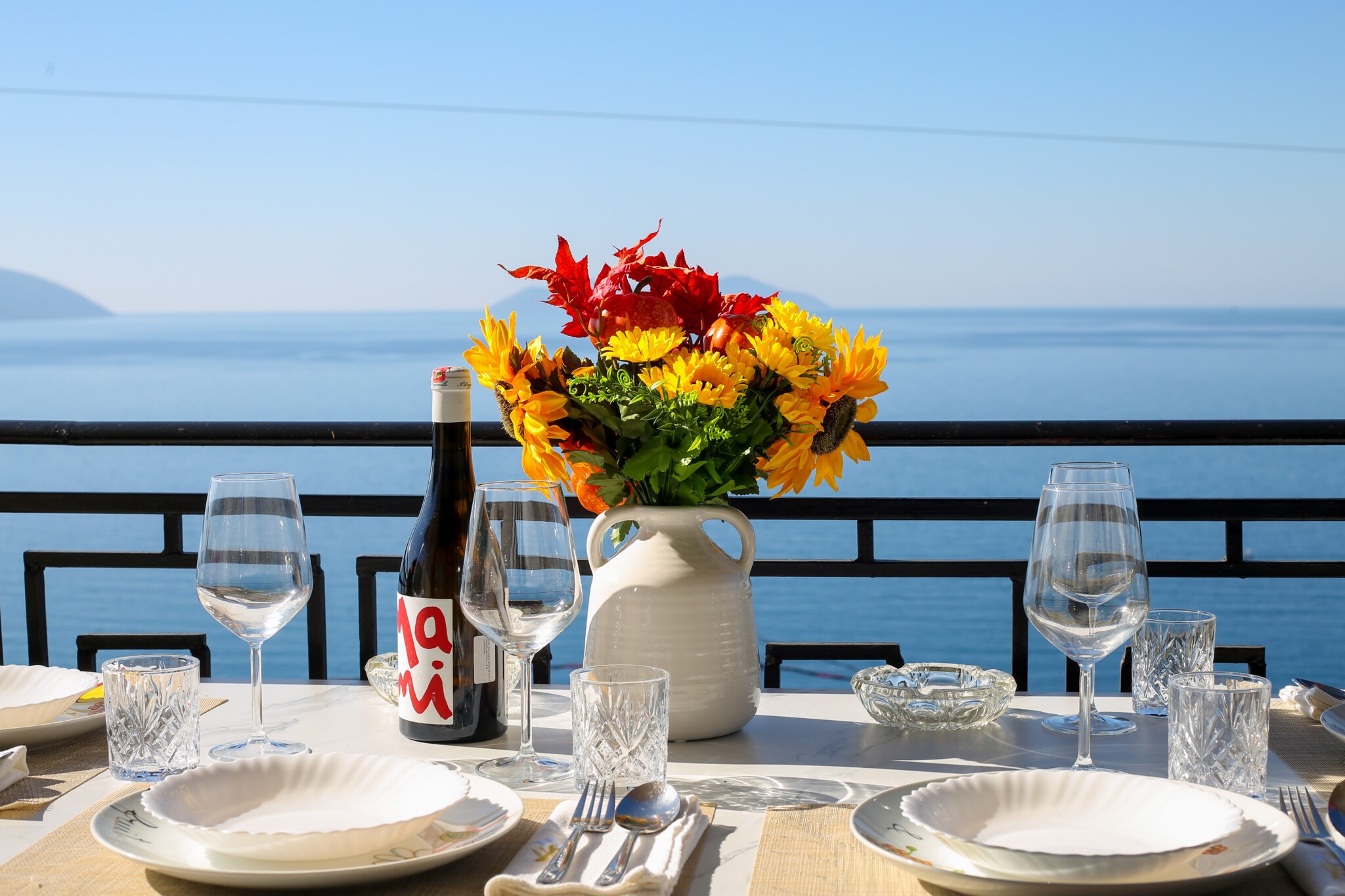 Villa Meminaj With Sea View & Garden-Buitenlucht
