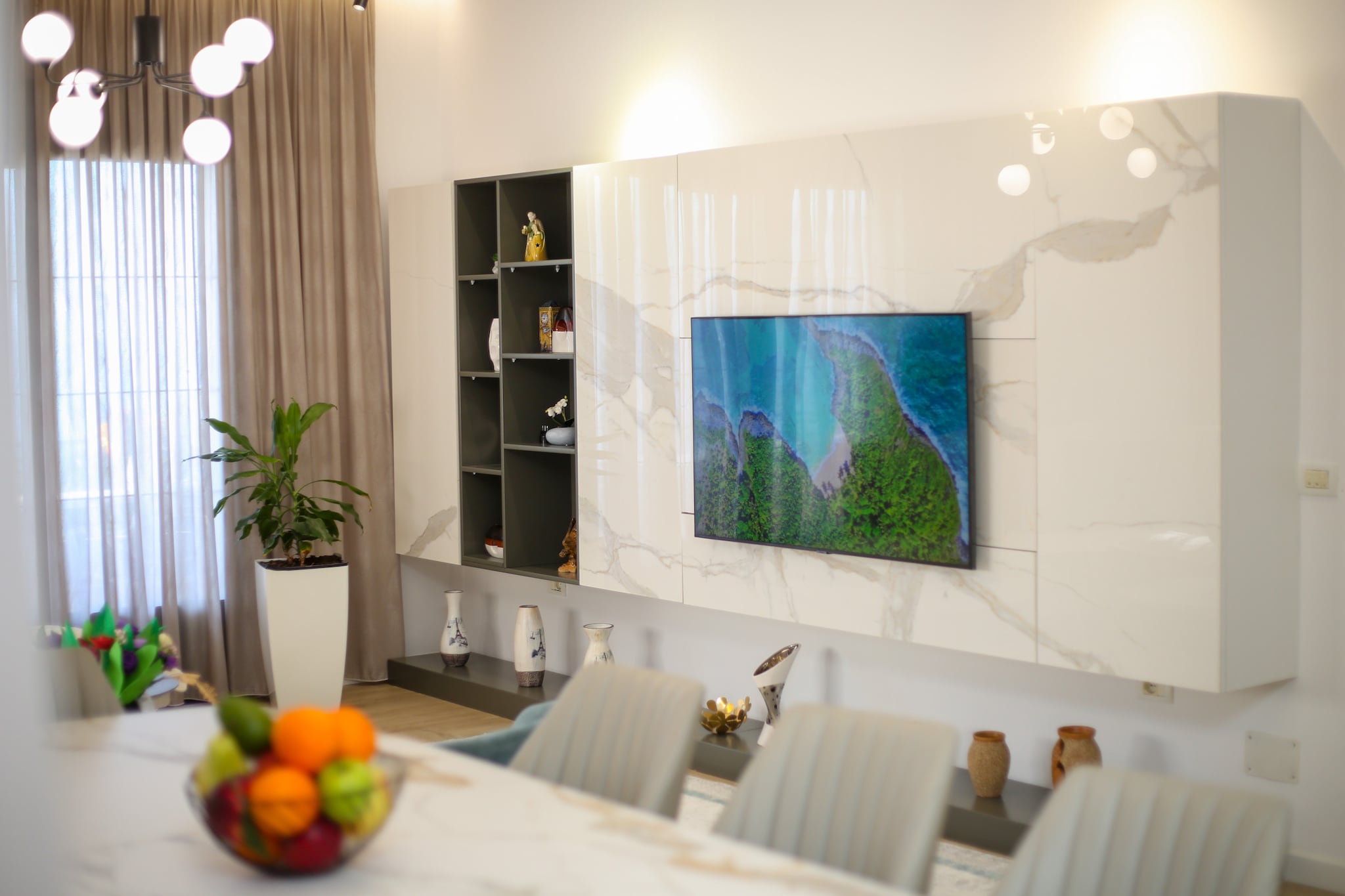 Villa Meminaj With Sea View & Garden-Woonkamer