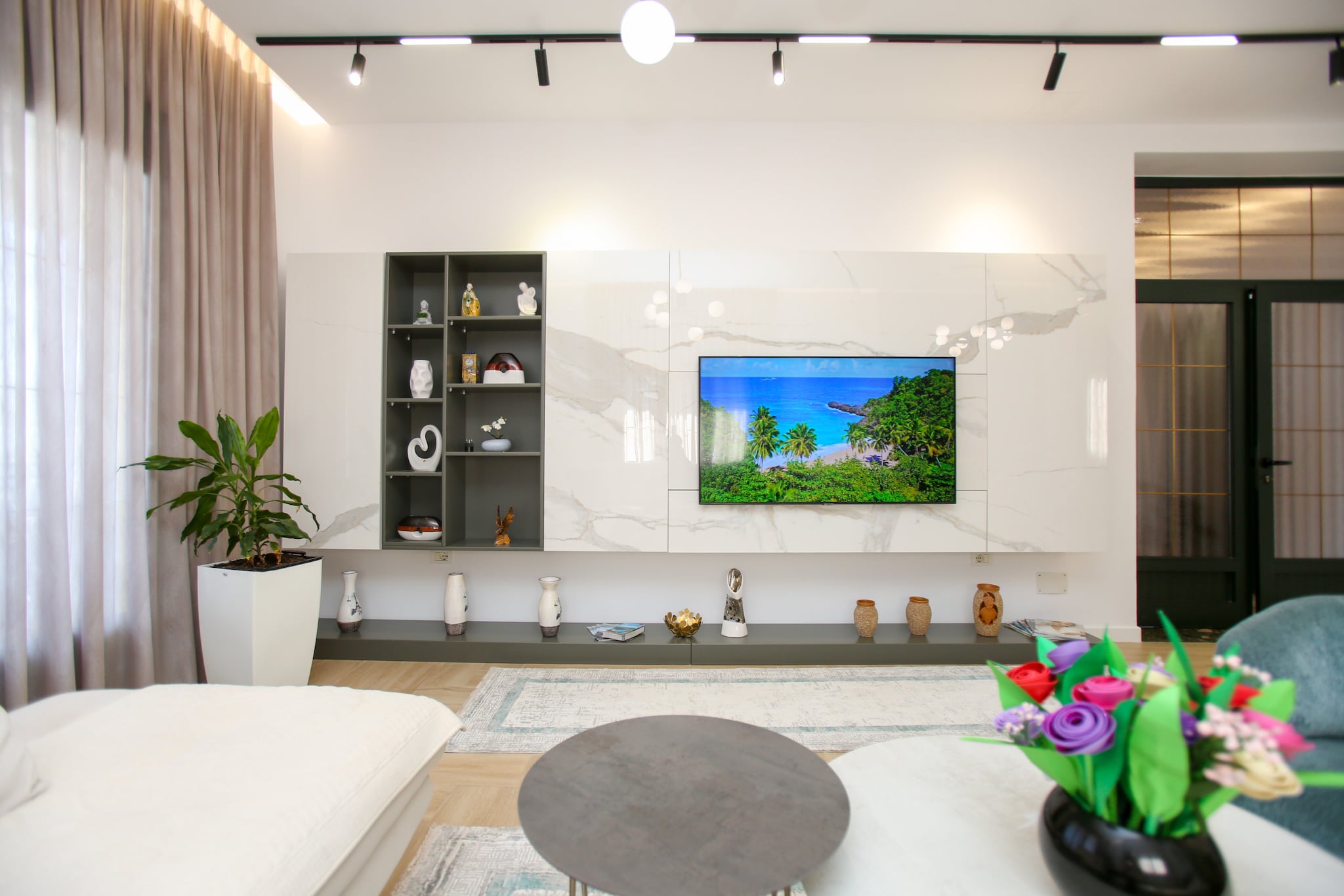 Villa Meminaj With Sea View & Garden-Woonkamer
