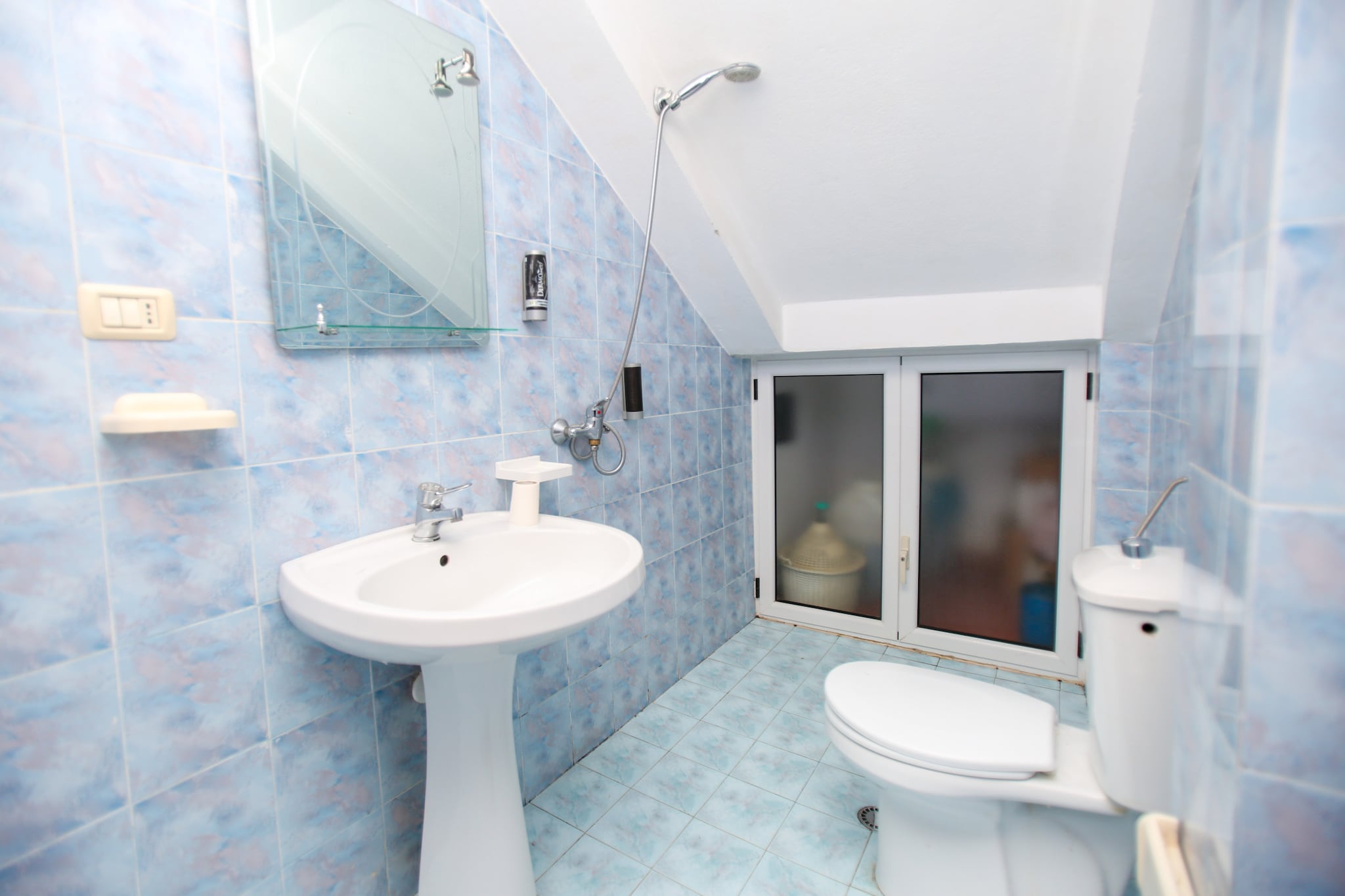 Villa Meminaj With Sea View & Garden-Badkamer