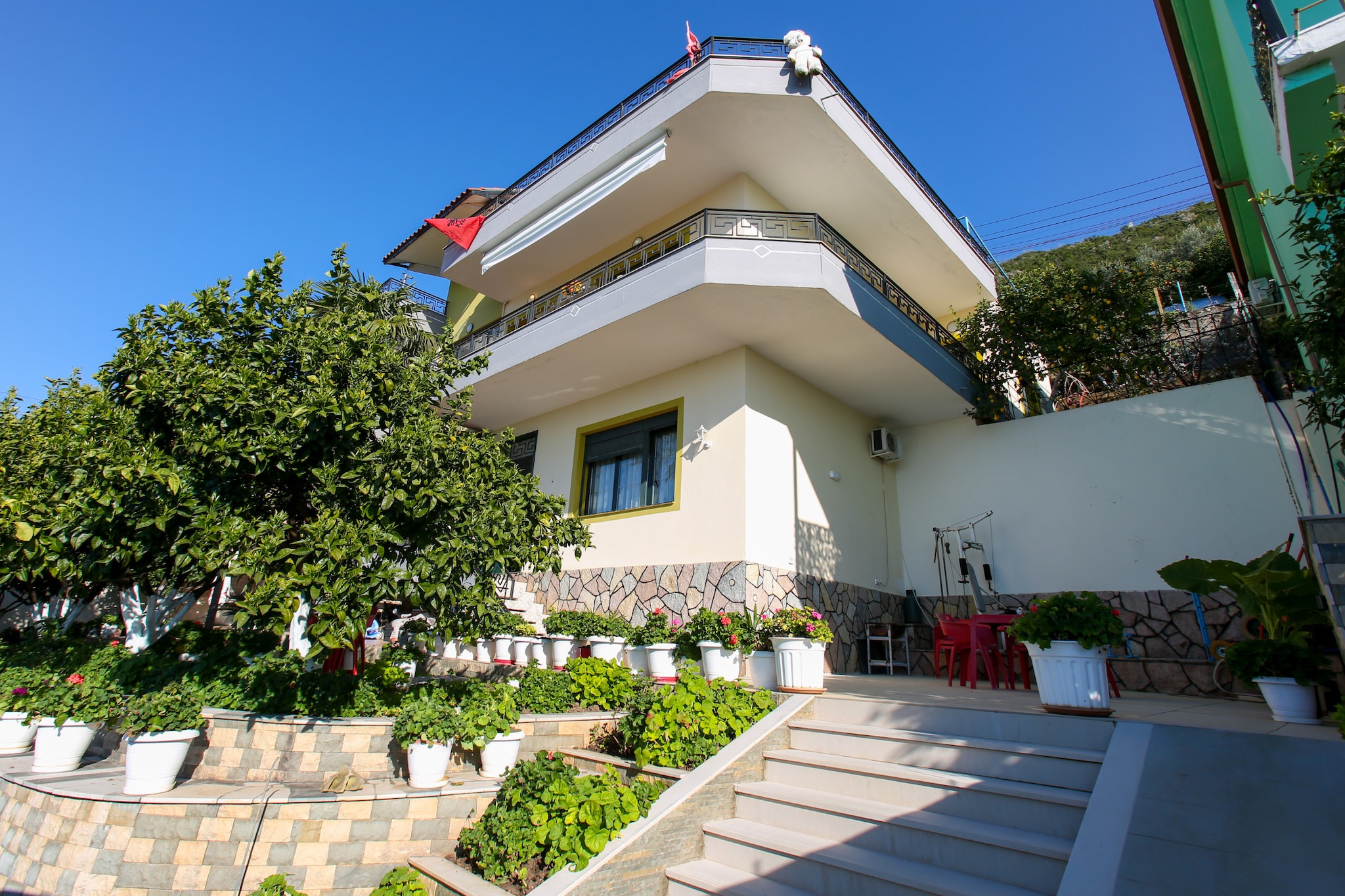Villa Meminaj With Sea View & Garden-Buitenlucht