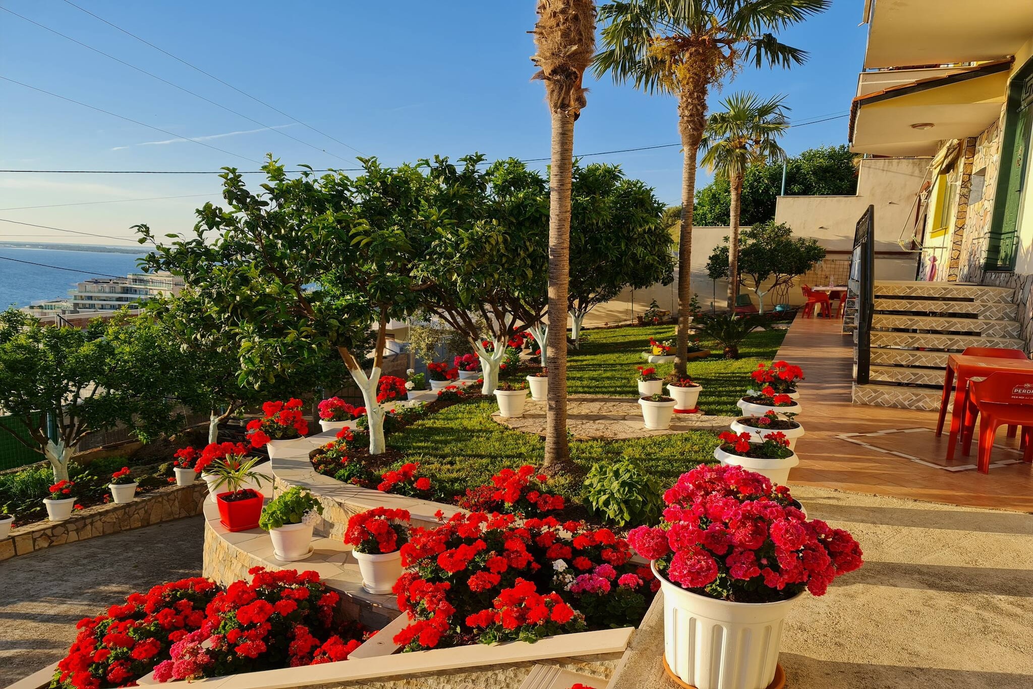 Villa Meminaj With Sea View & Garden-Tuinen zomer