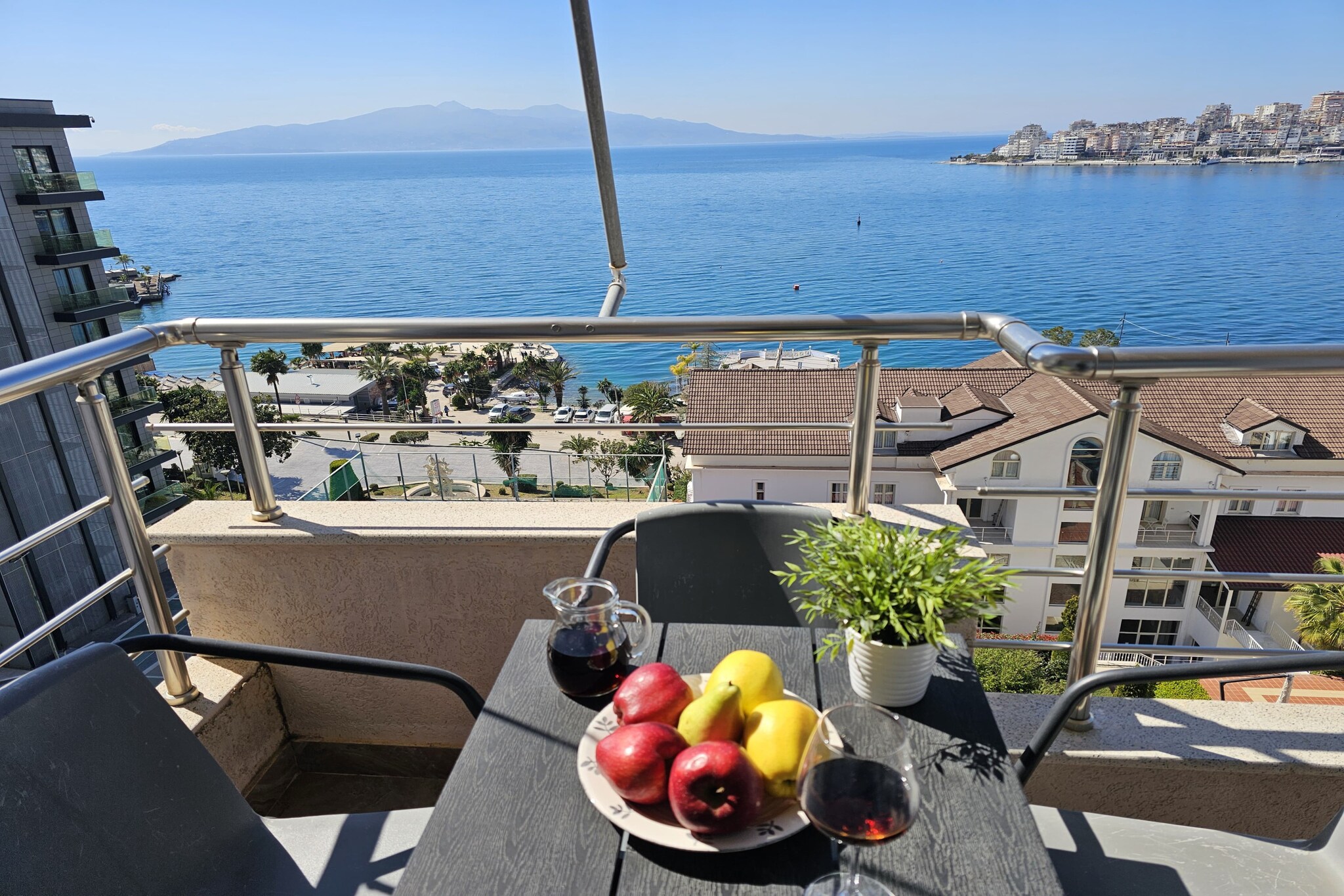 Two Bedroom Apartment With Sea View - 270-Terrassenbalkon
