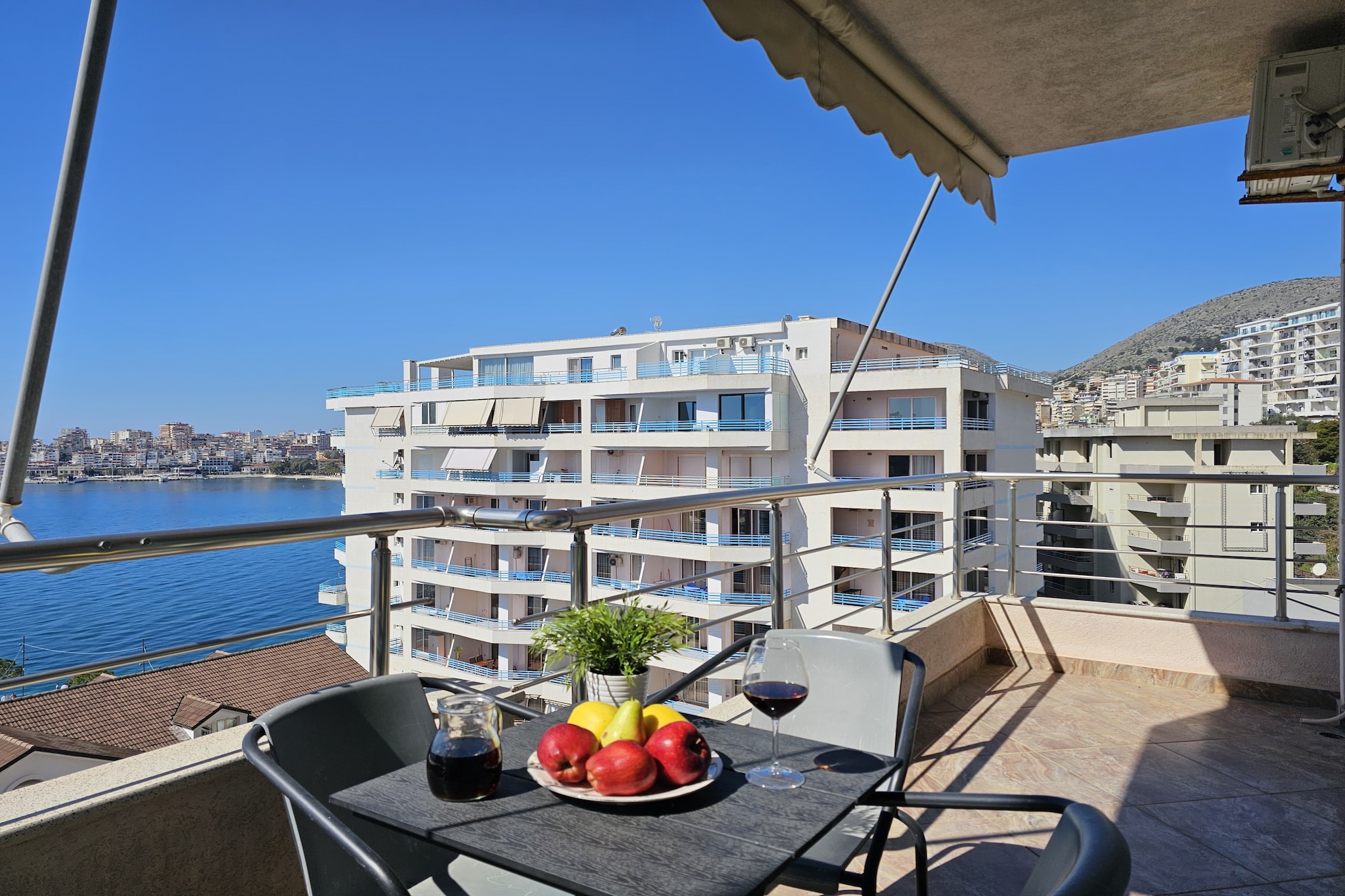 Two Bedroom Apartment With Sea View - 270-Terrassenbalkon