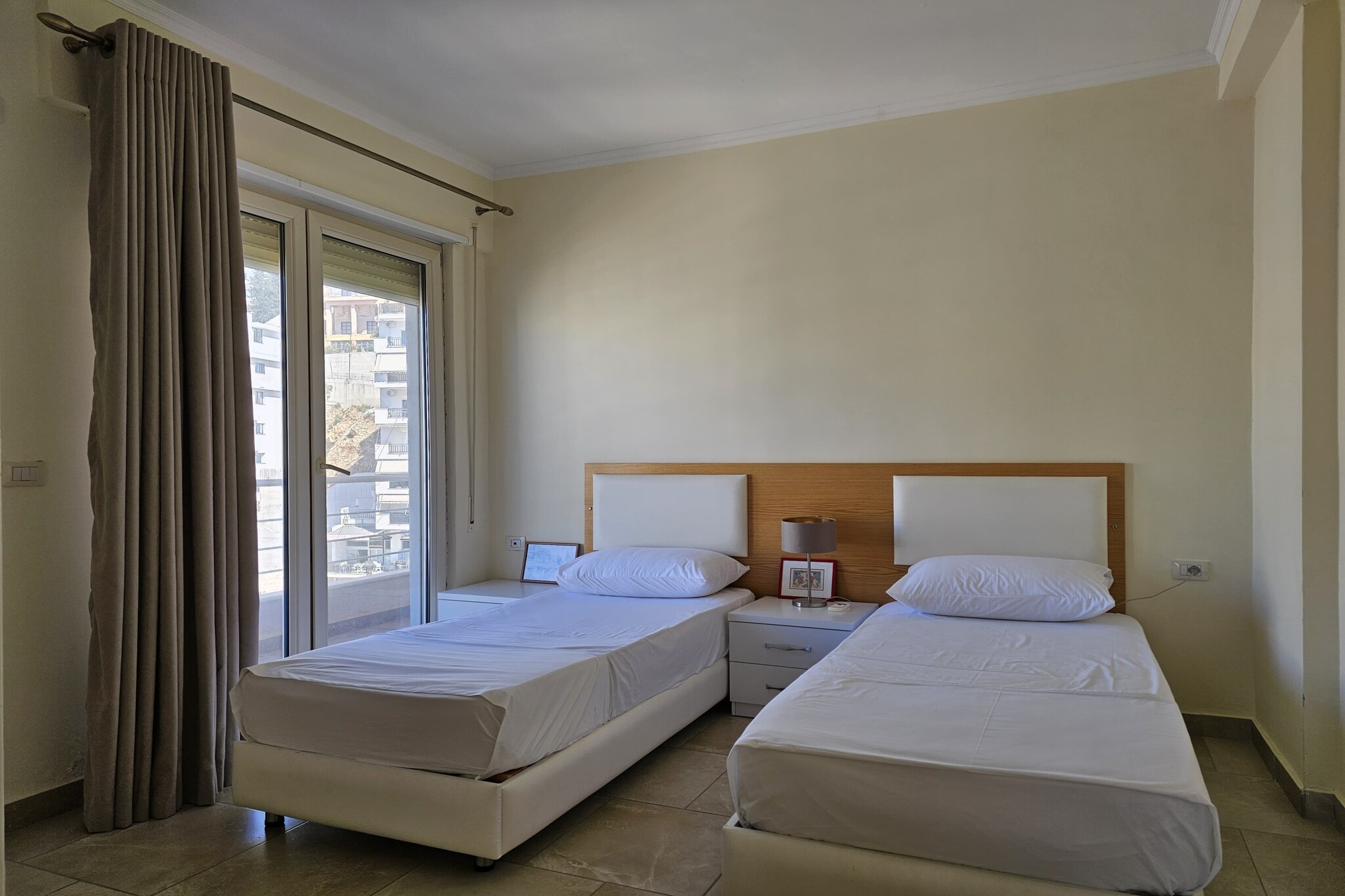 Two Bedroom Apartment With Sea View - 270-Schlafzimmer