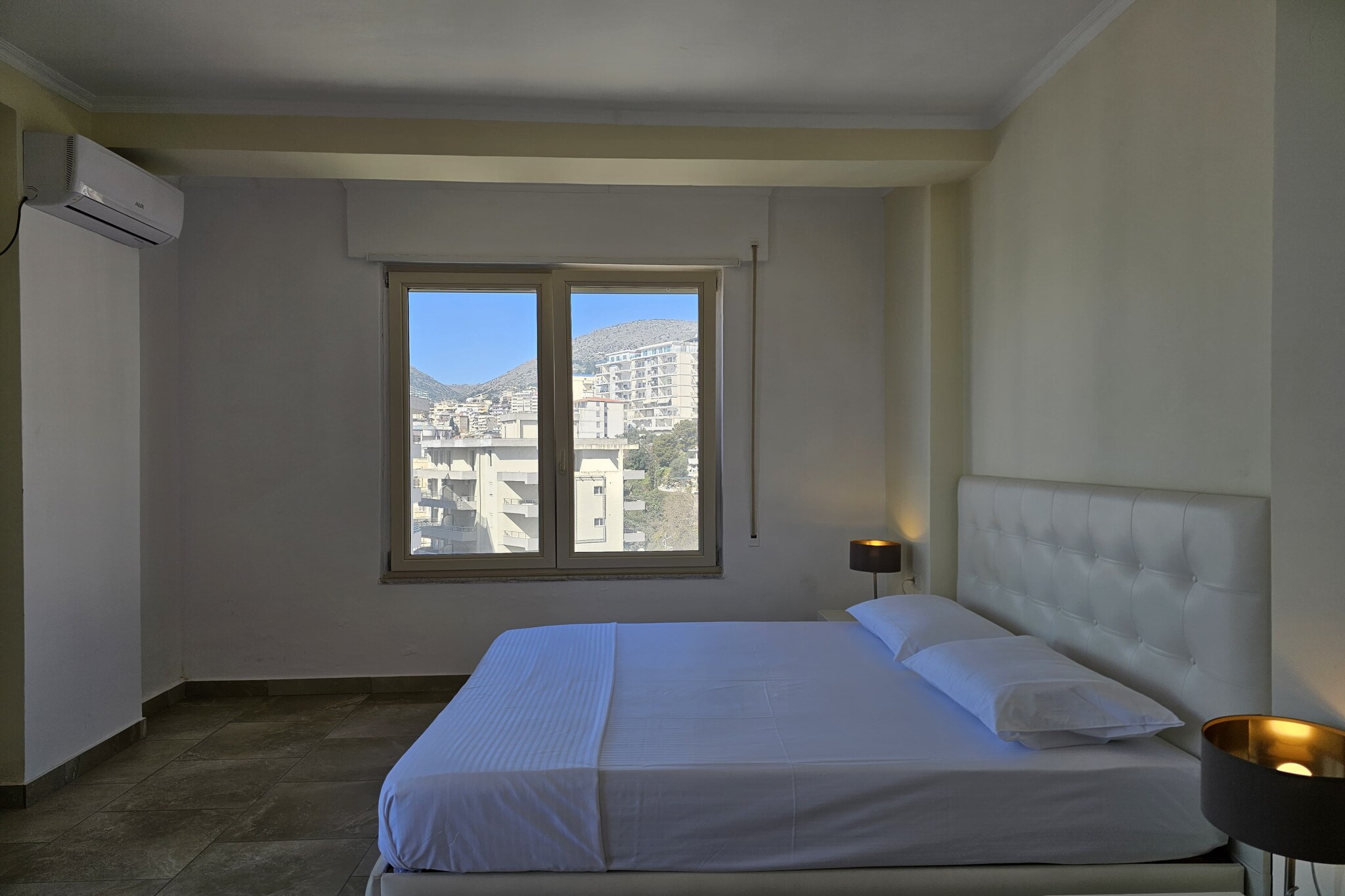 Two Bedroom Apartment With Sea View - 270-Schlafzimmer