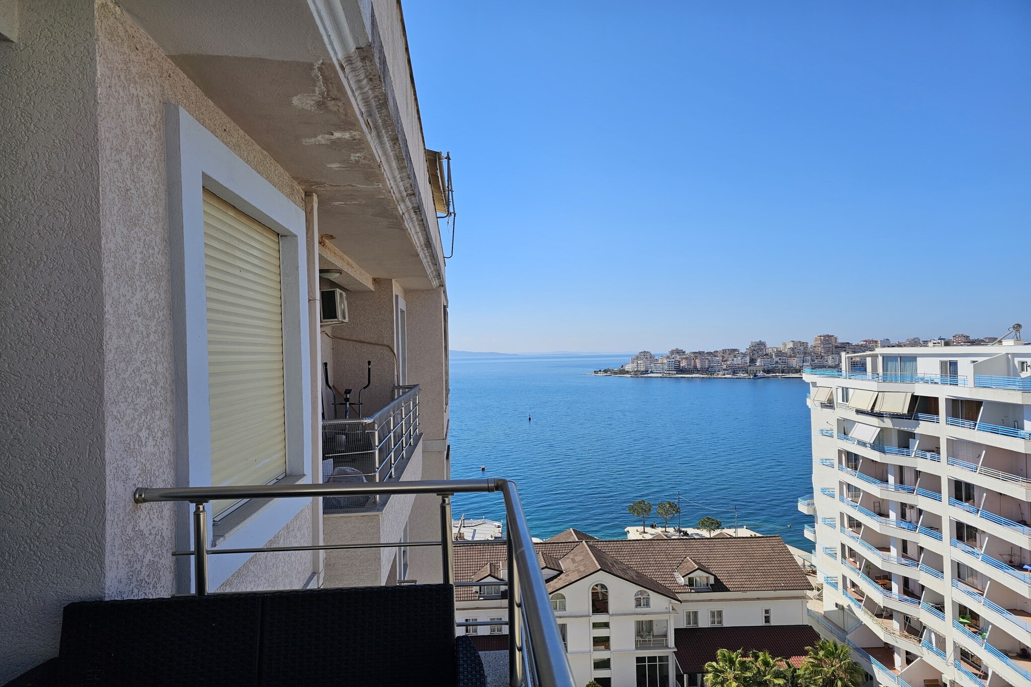 ALS180 - Albert Ap-Terrace balcony