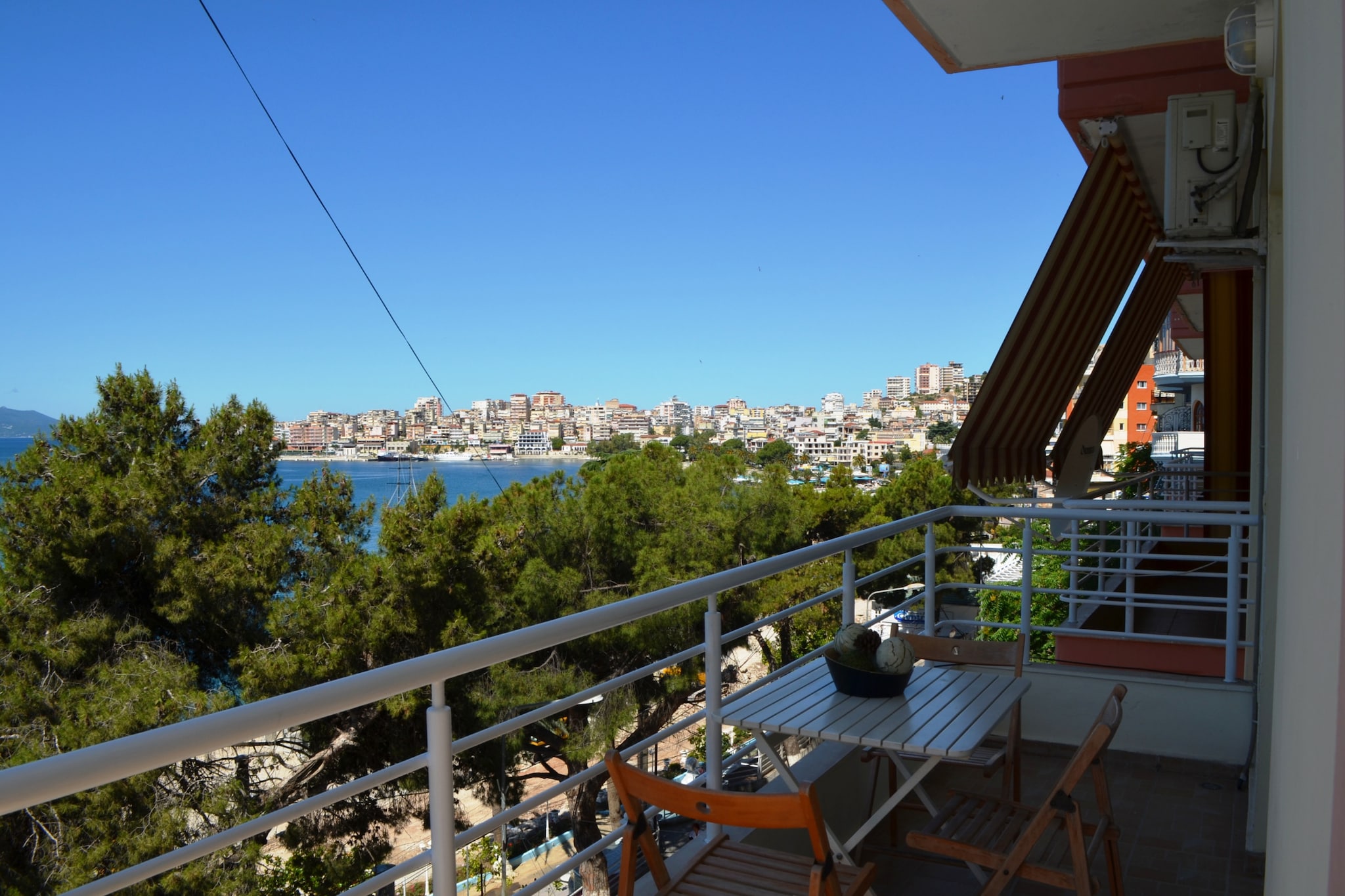 ALS093 - Jason - Saint Tropez Ap-Terrasbalkon