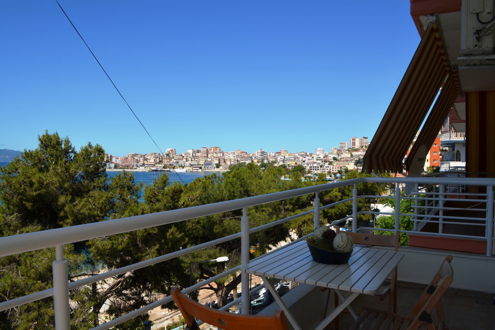 ALS093 - Jason - Saint Tropez Ap-Terrasbalkon