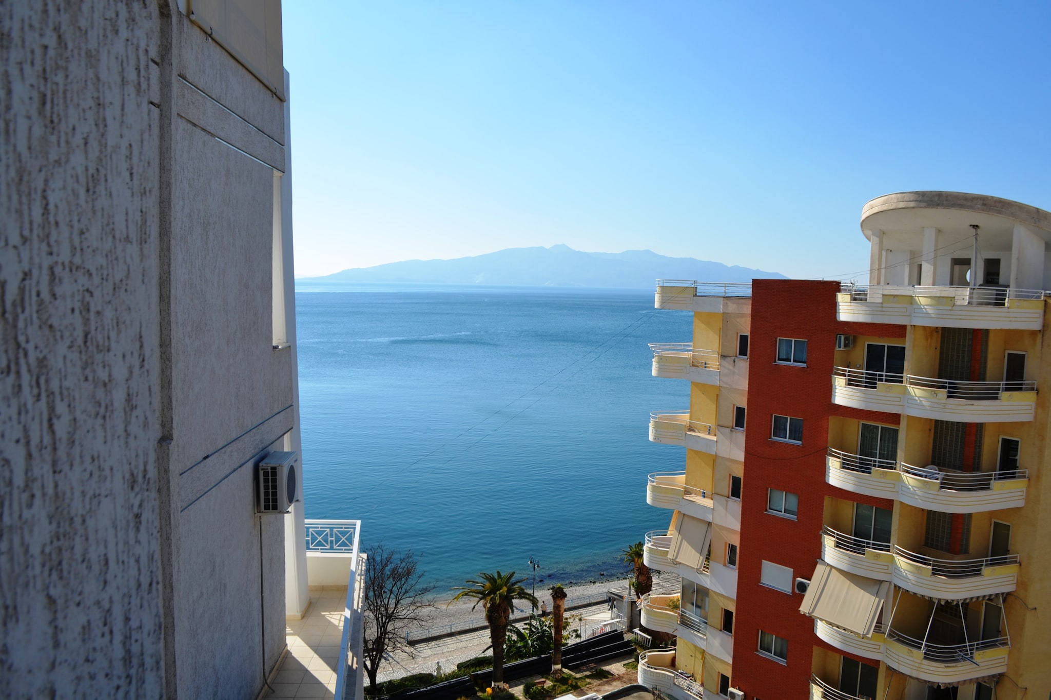 ALS176 - Dimitri - Ap Blue Horizons-View summer