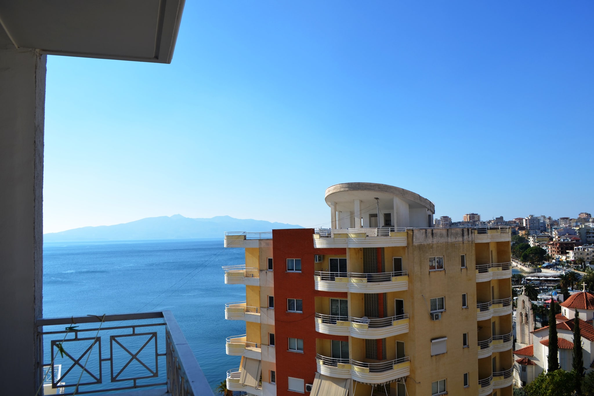 ALS176 - Dimitri - Ap Blue Horizons-View summer