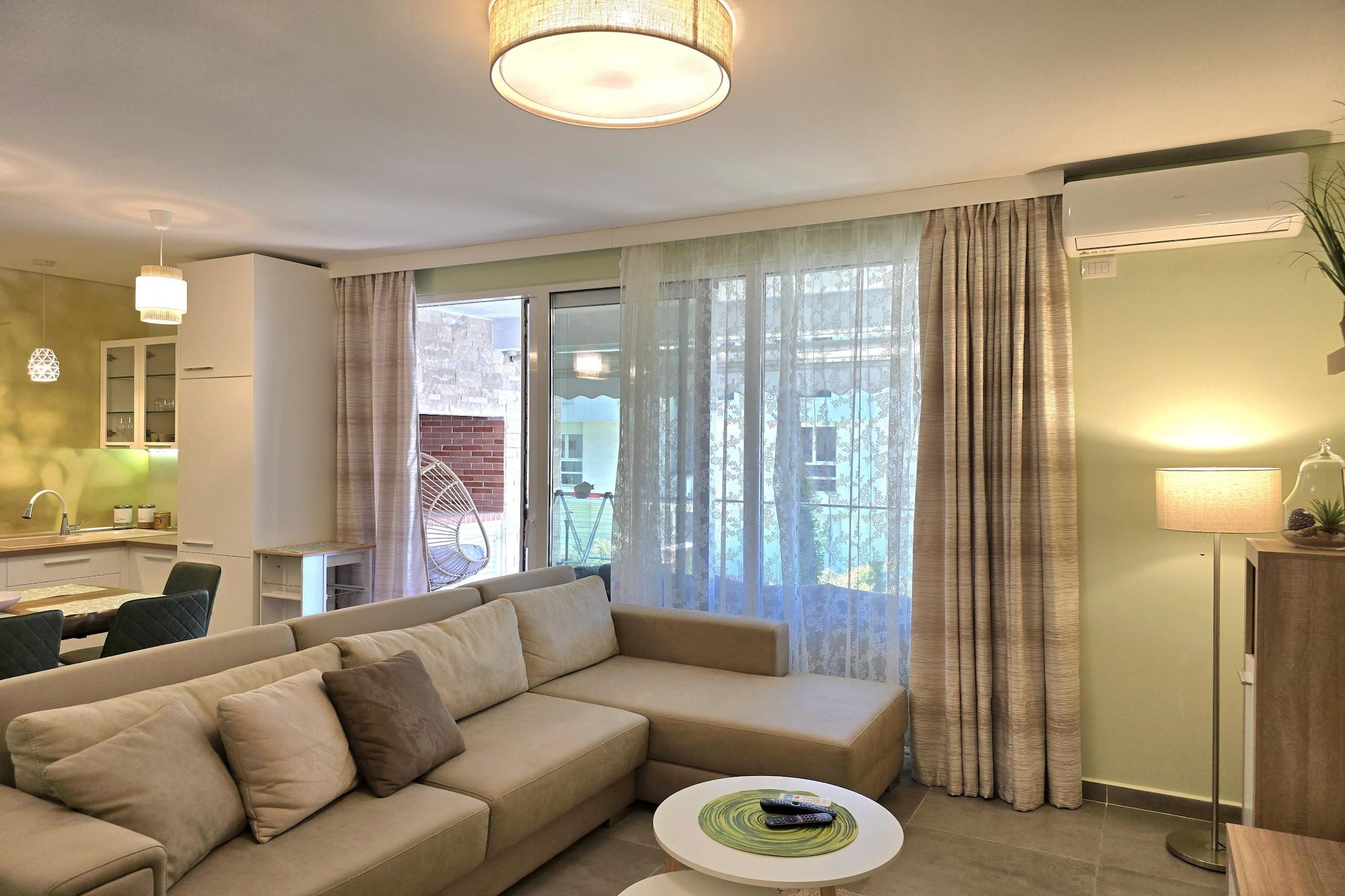 ALD290 - Michal San Pietro Lalez-Living room
