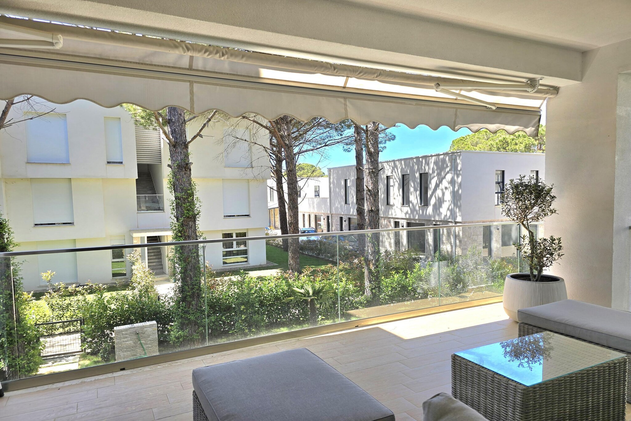 ALD290 - Michal San Pietro Lalez-Terrace balcony