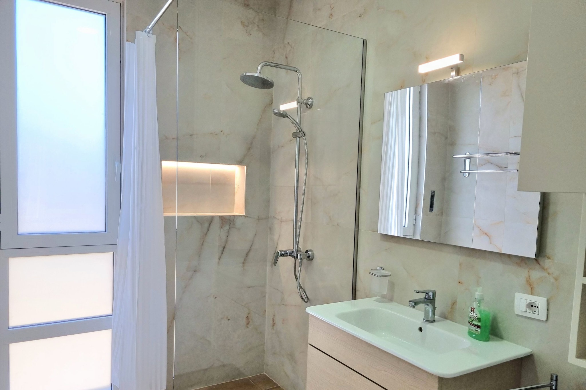 ALD293 - Shpuza San Pietro Lalez-Salle de bain