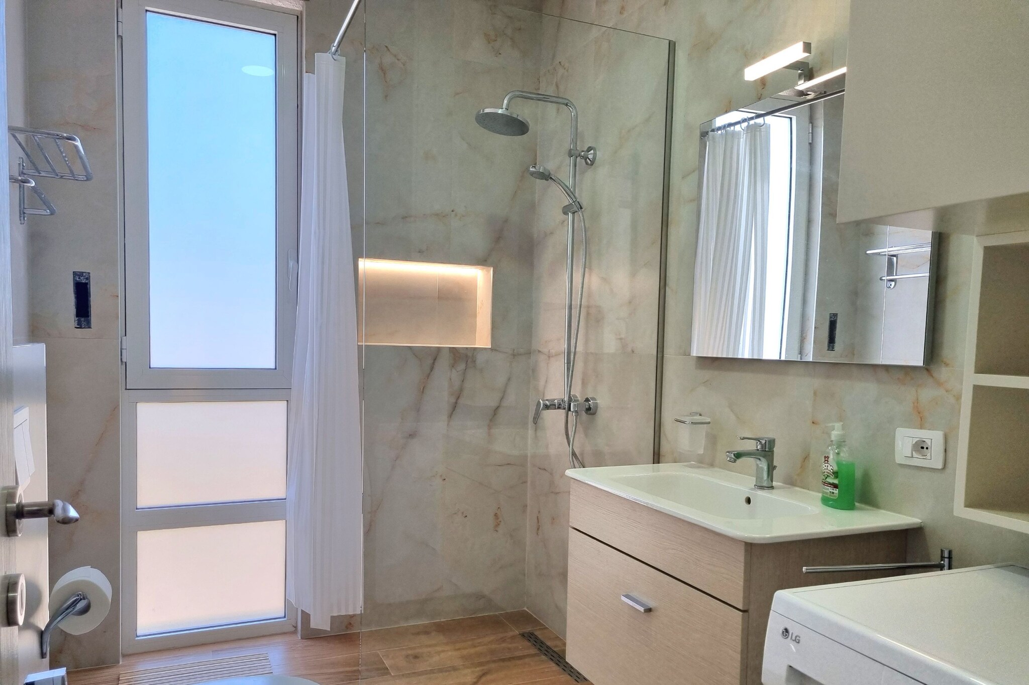 ALD293 - Shpuza San Pietro Lalez-Salle de bain