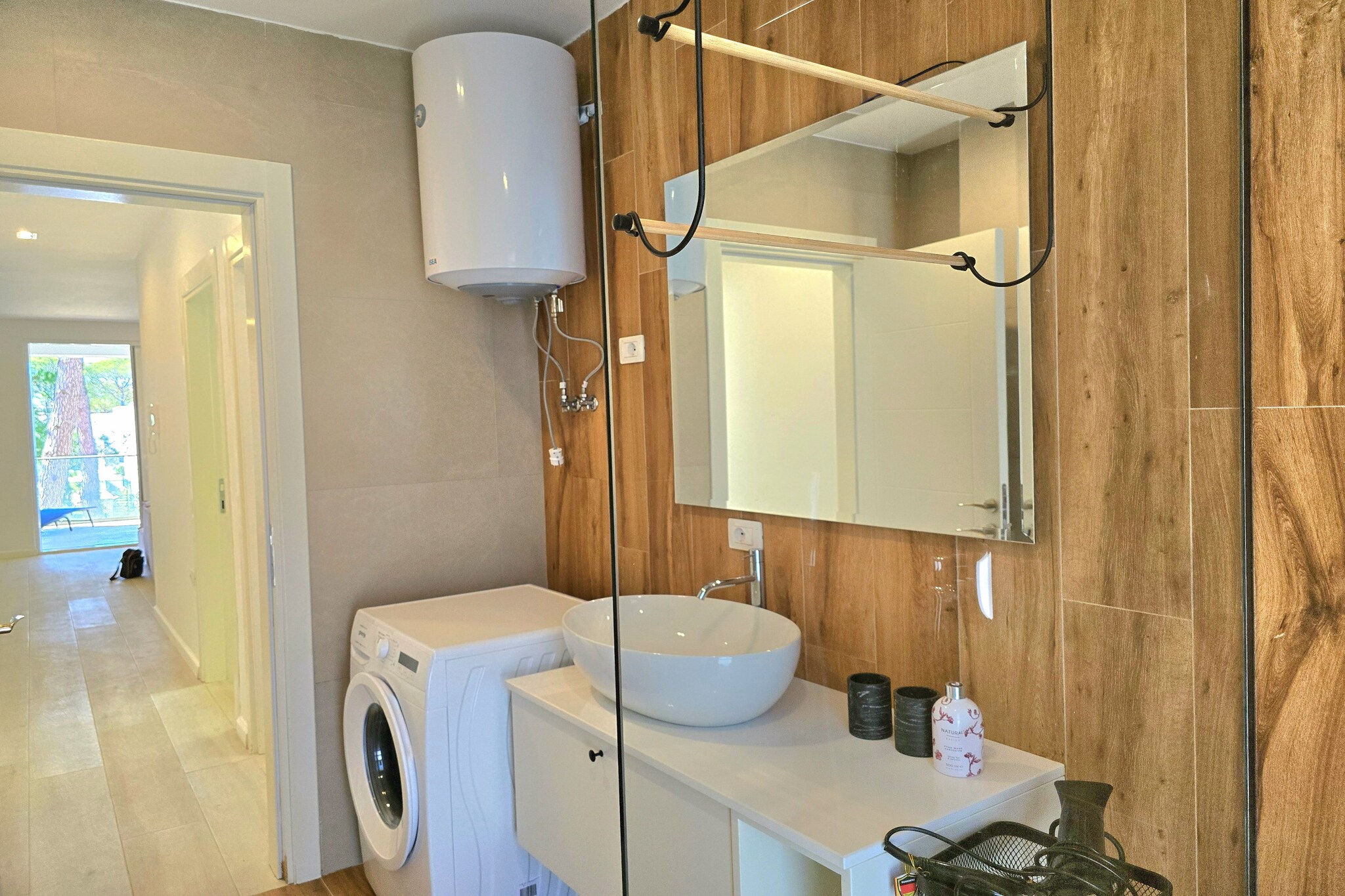 ALD294 - Josef San Pietro Lalez-Bathroom