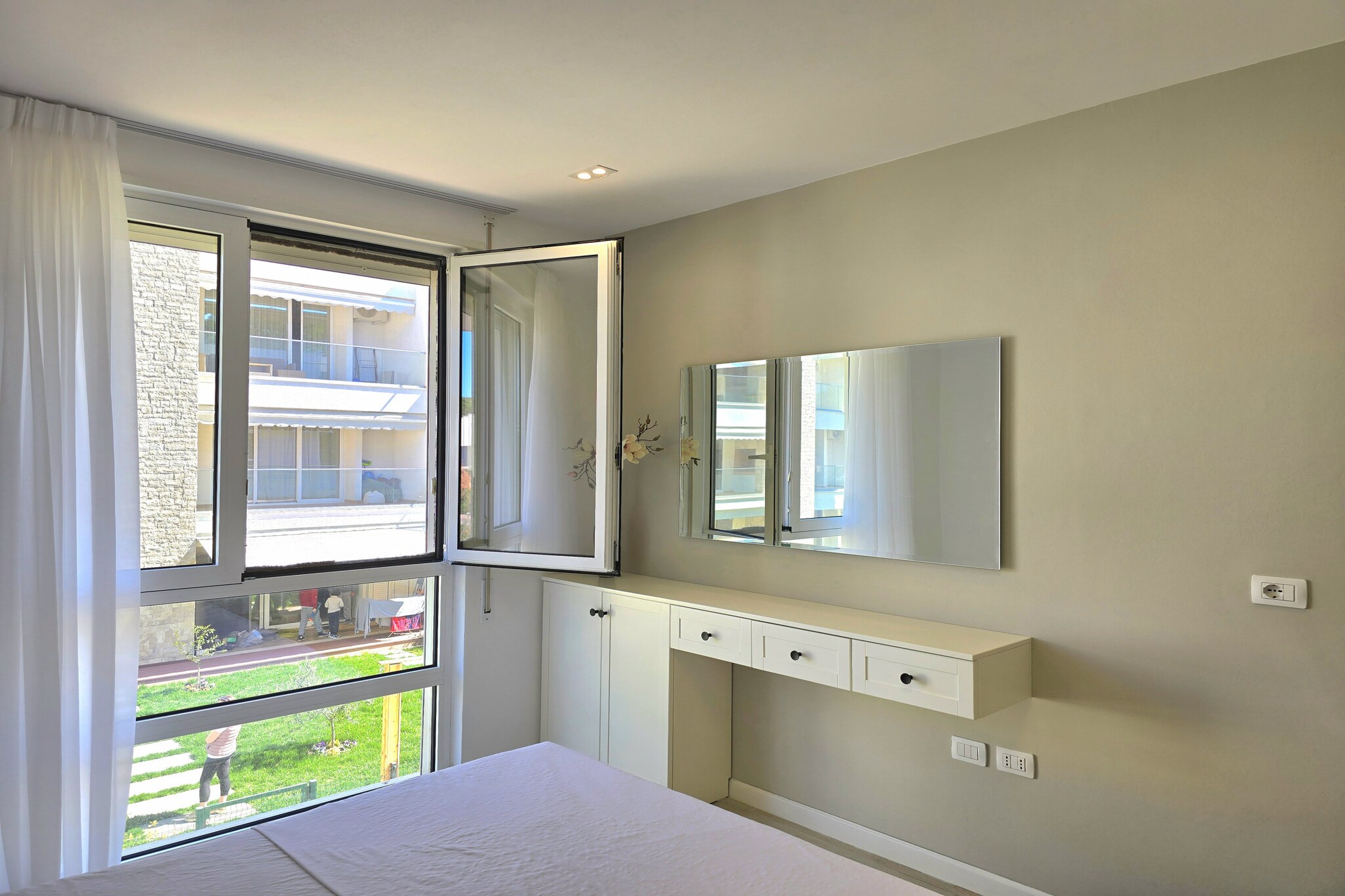 ALD294 - Josef San Pietro Lalez-Bedroom