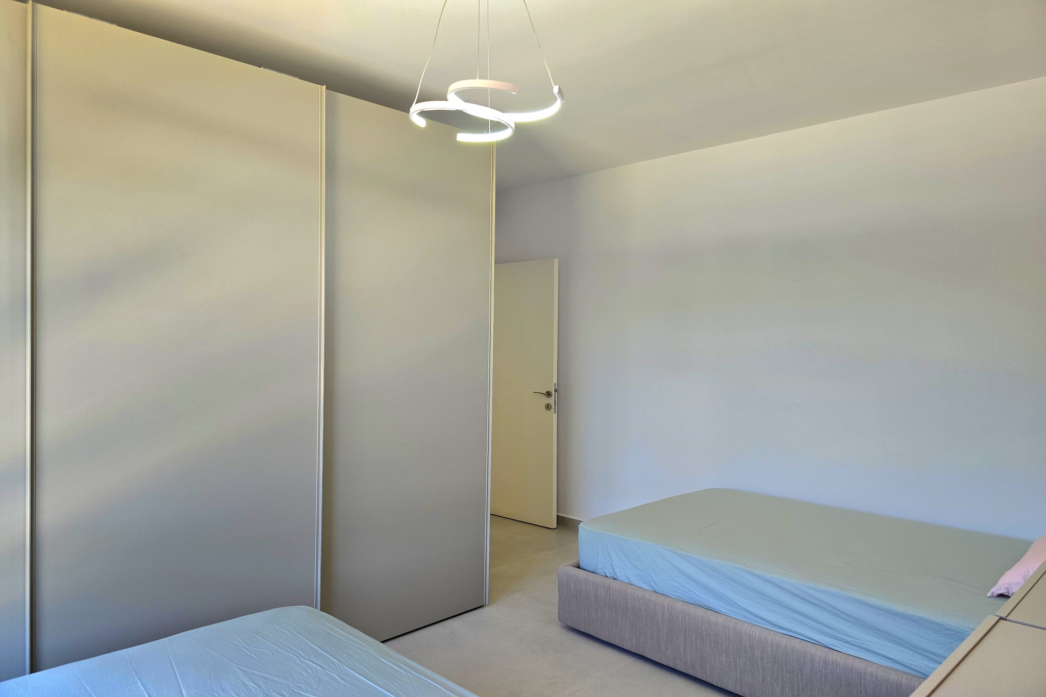ALD297 - Ilir Muji San Pietro Lalez-Chambre
