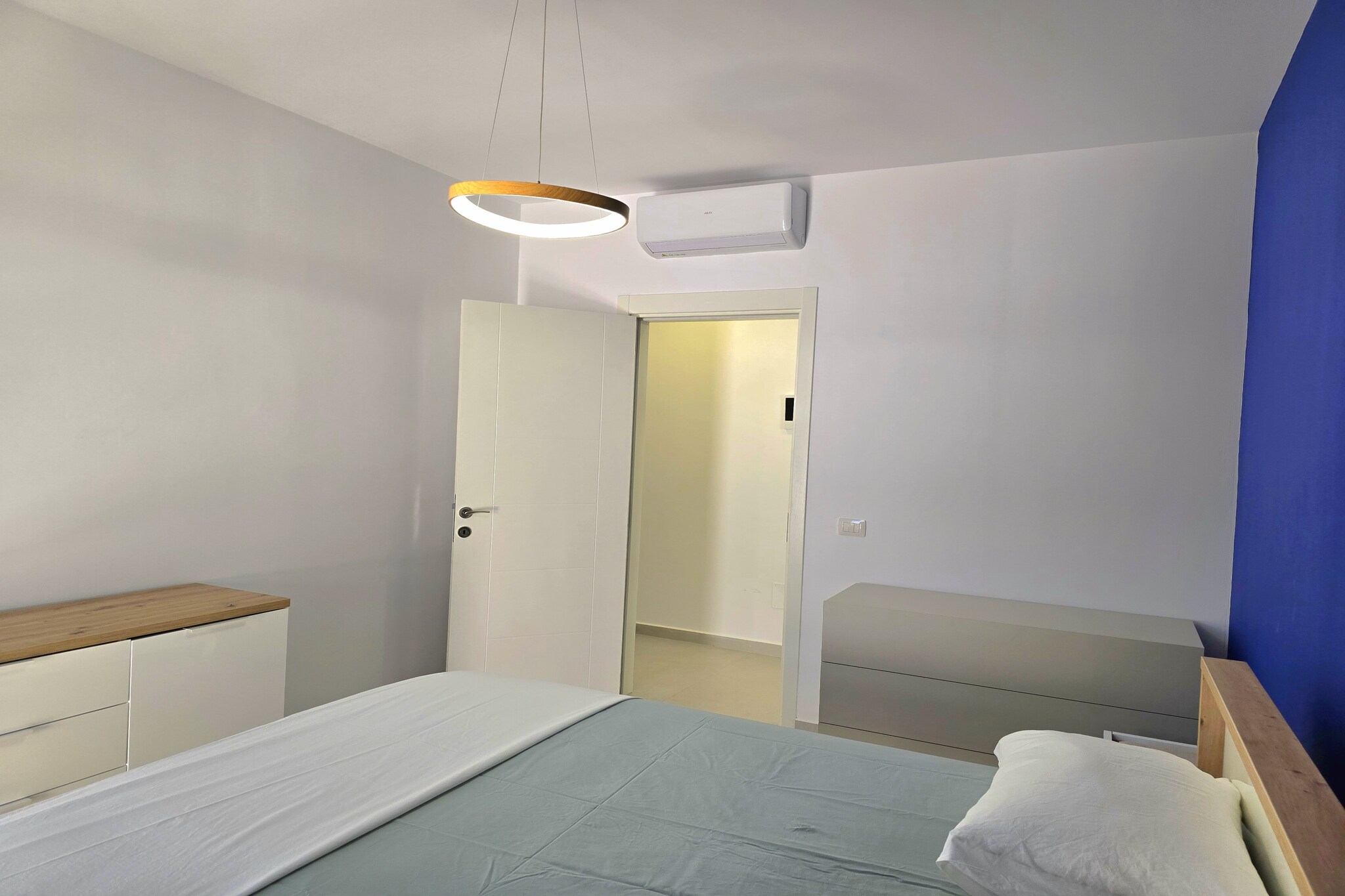 ALD297 - Ilir Muji San Pietro Lalez-Chambre