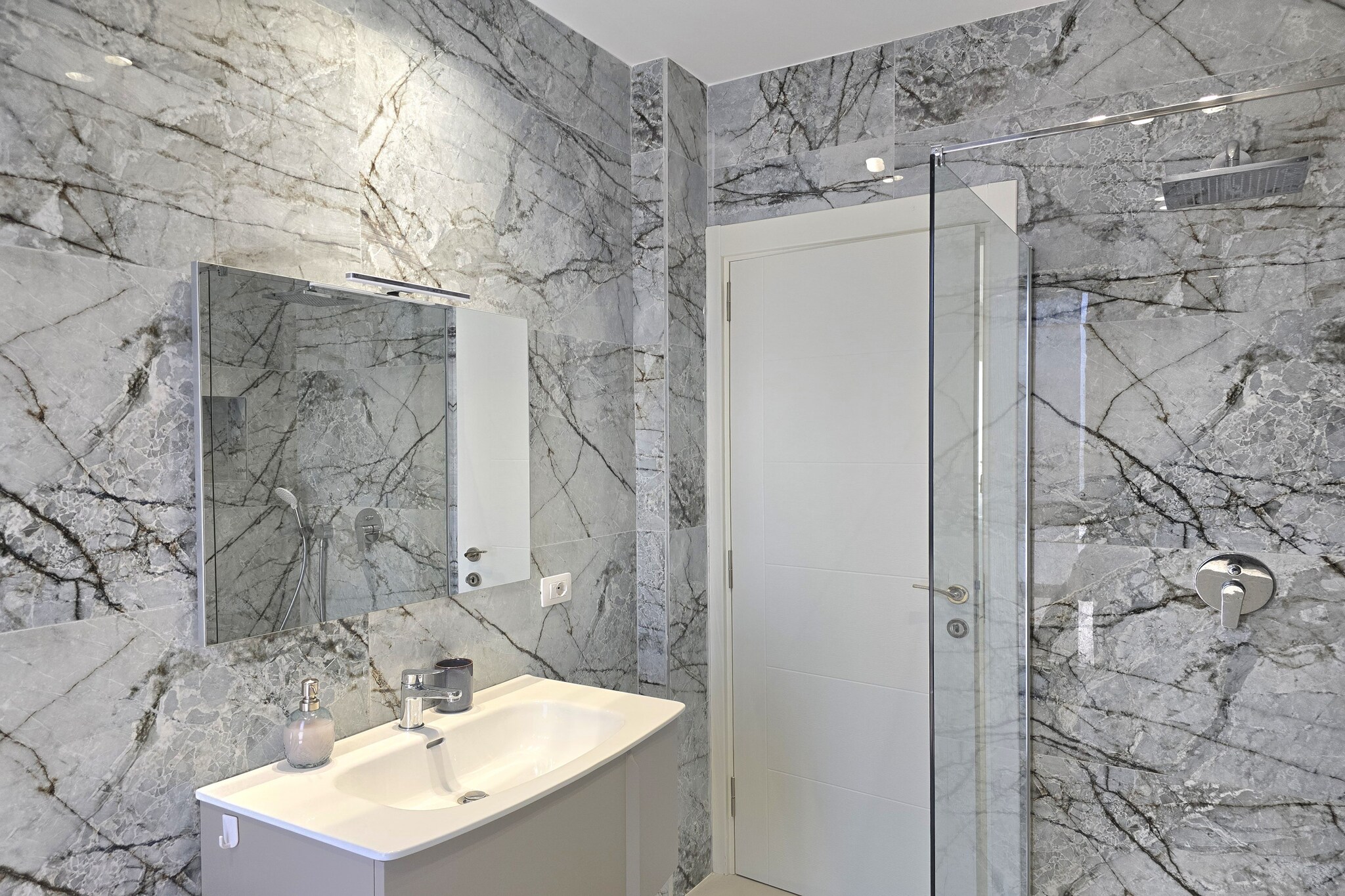 ALD297 - Ilir Muji San Pietro Lalez-Salle de bain