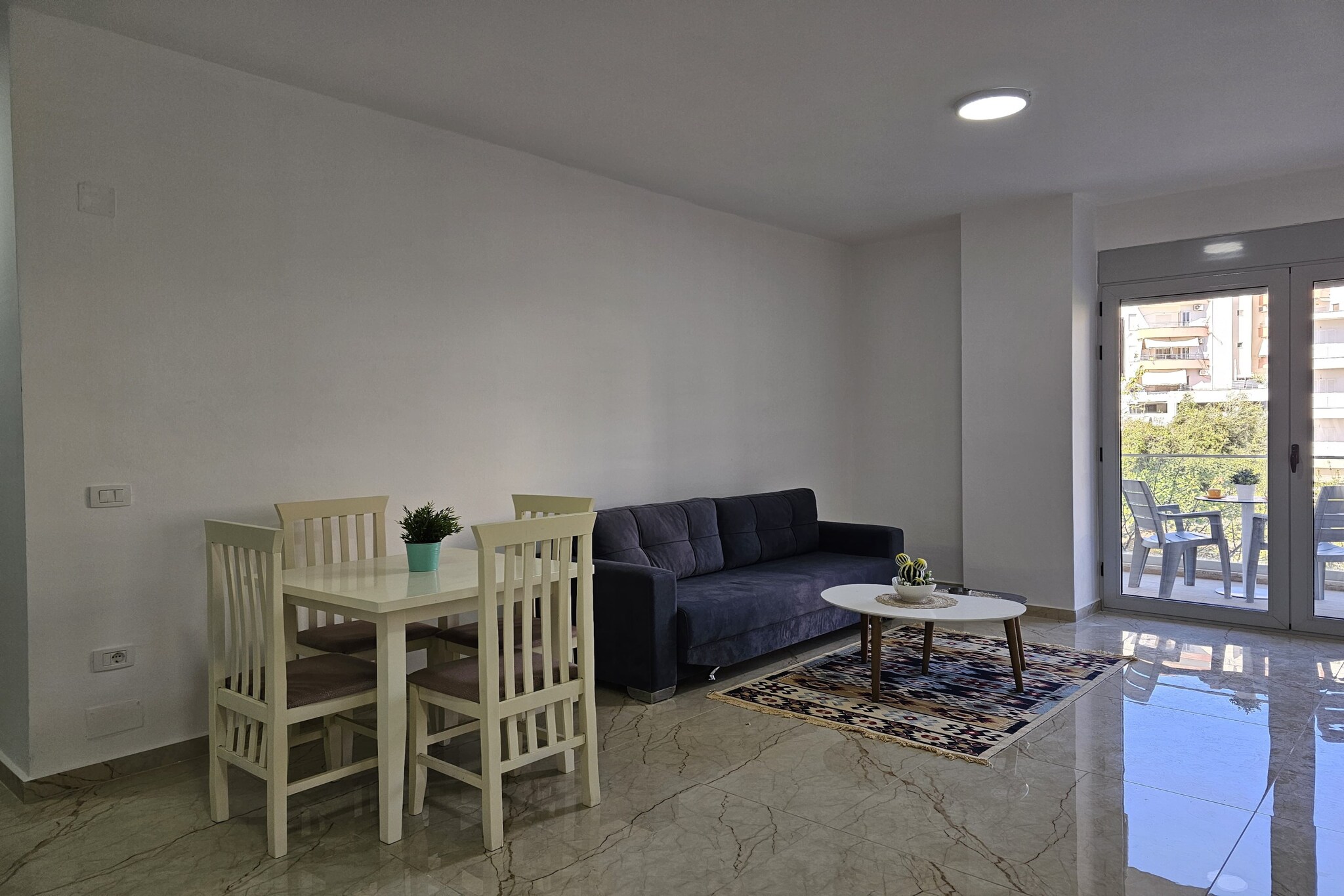 ALS001 - Adili SR Terrace-Salle à manger