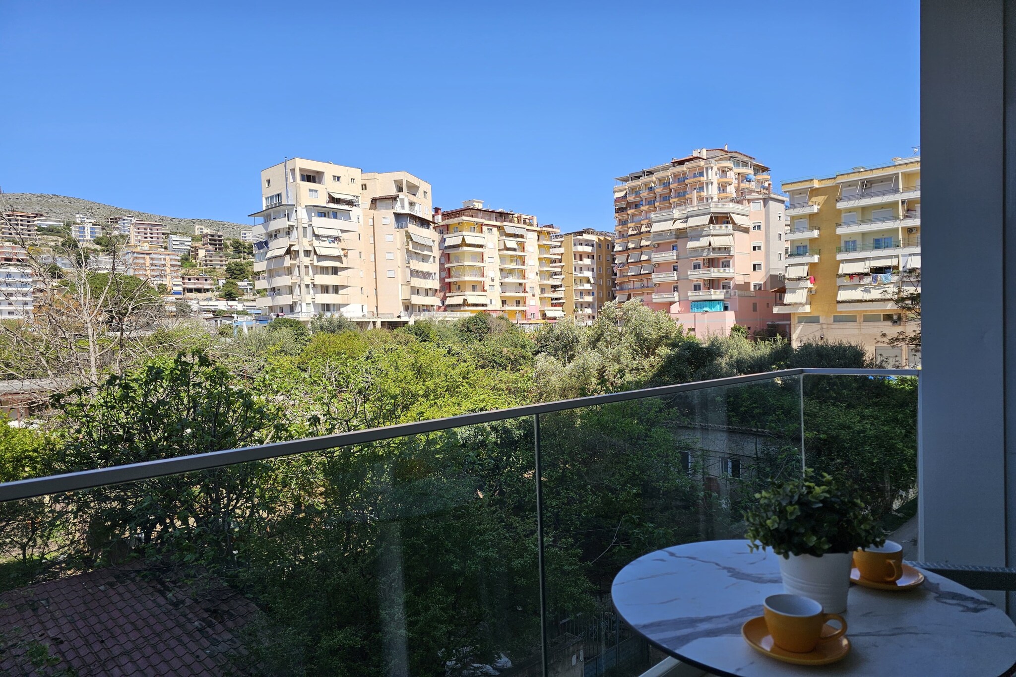 ALS001 - Adili SR Terrace-Vue d'été