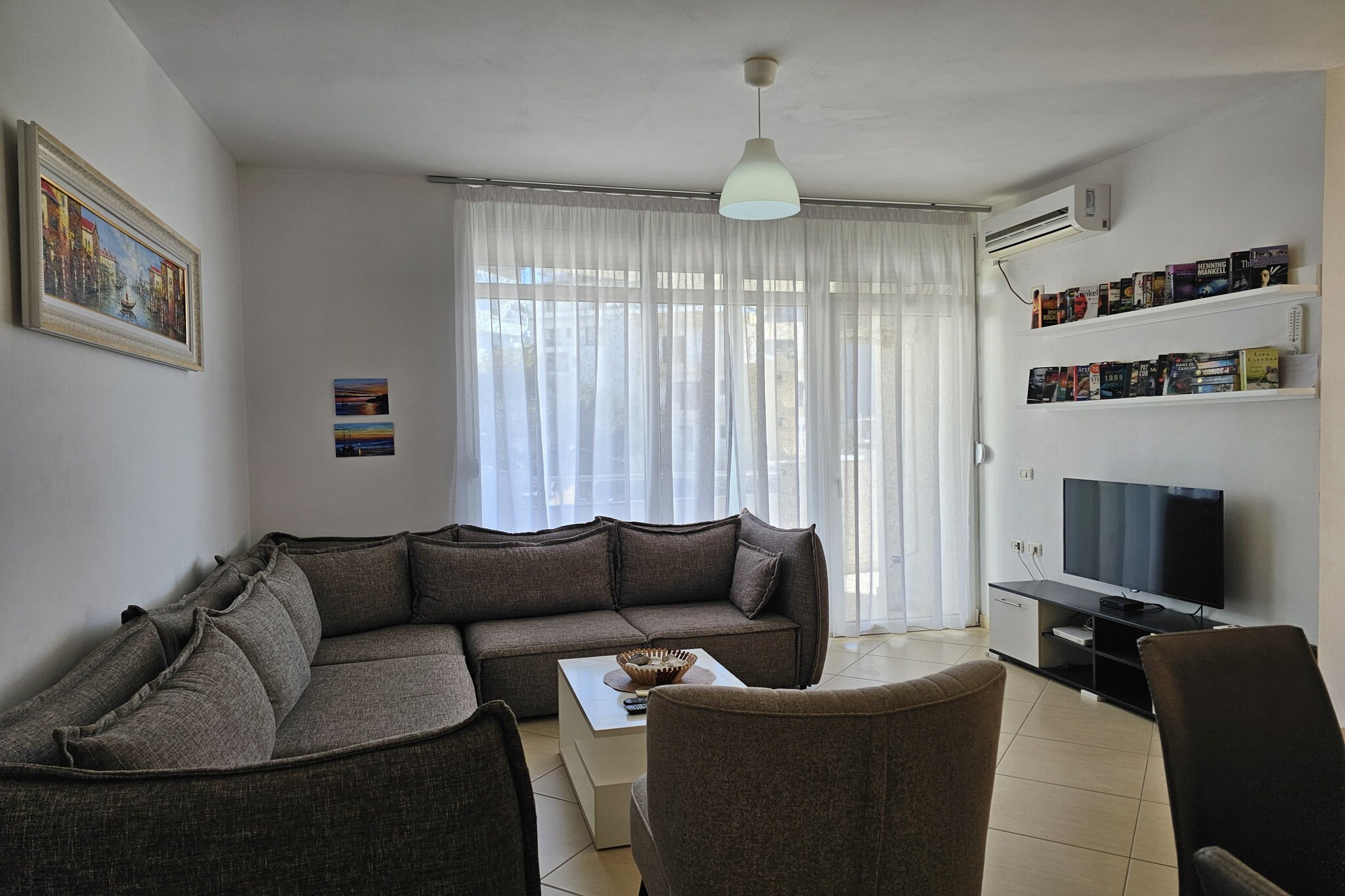 ALS100 - Svein Apartment-Salon