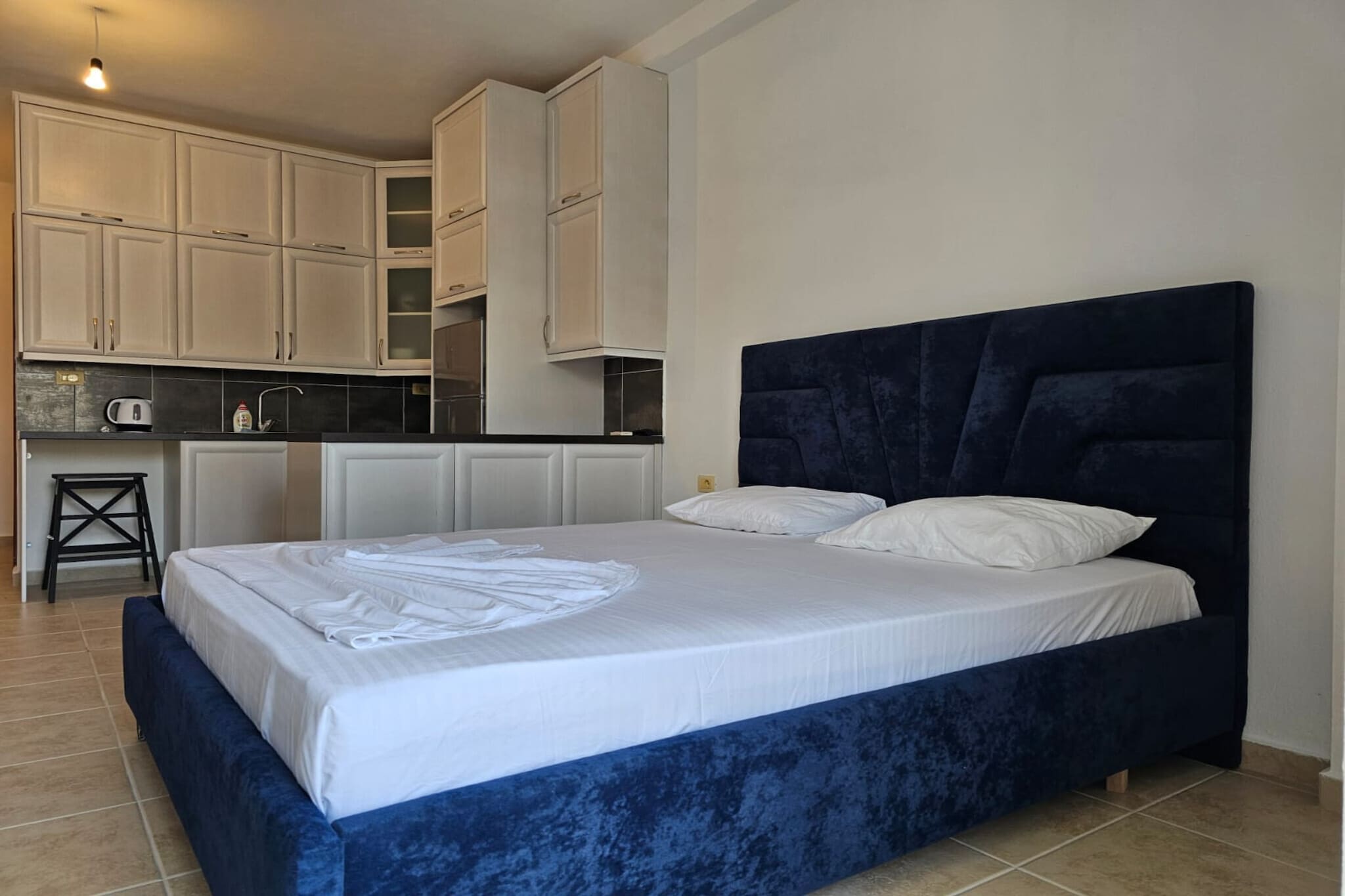 Studio Apartment for Holiday - 303-Bathroom