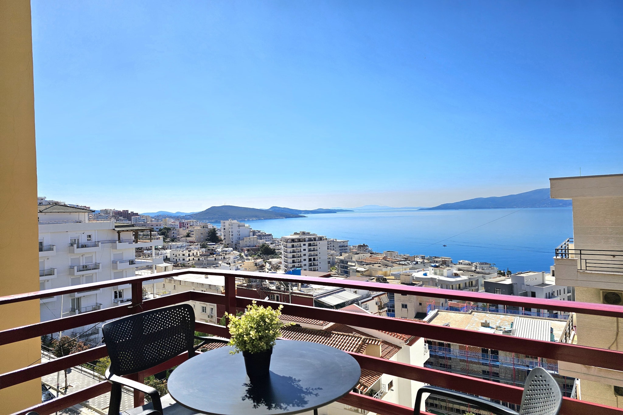 ALS114 - Iliri Rr5 - Holiday Ap In SR.-Terrasbalkon