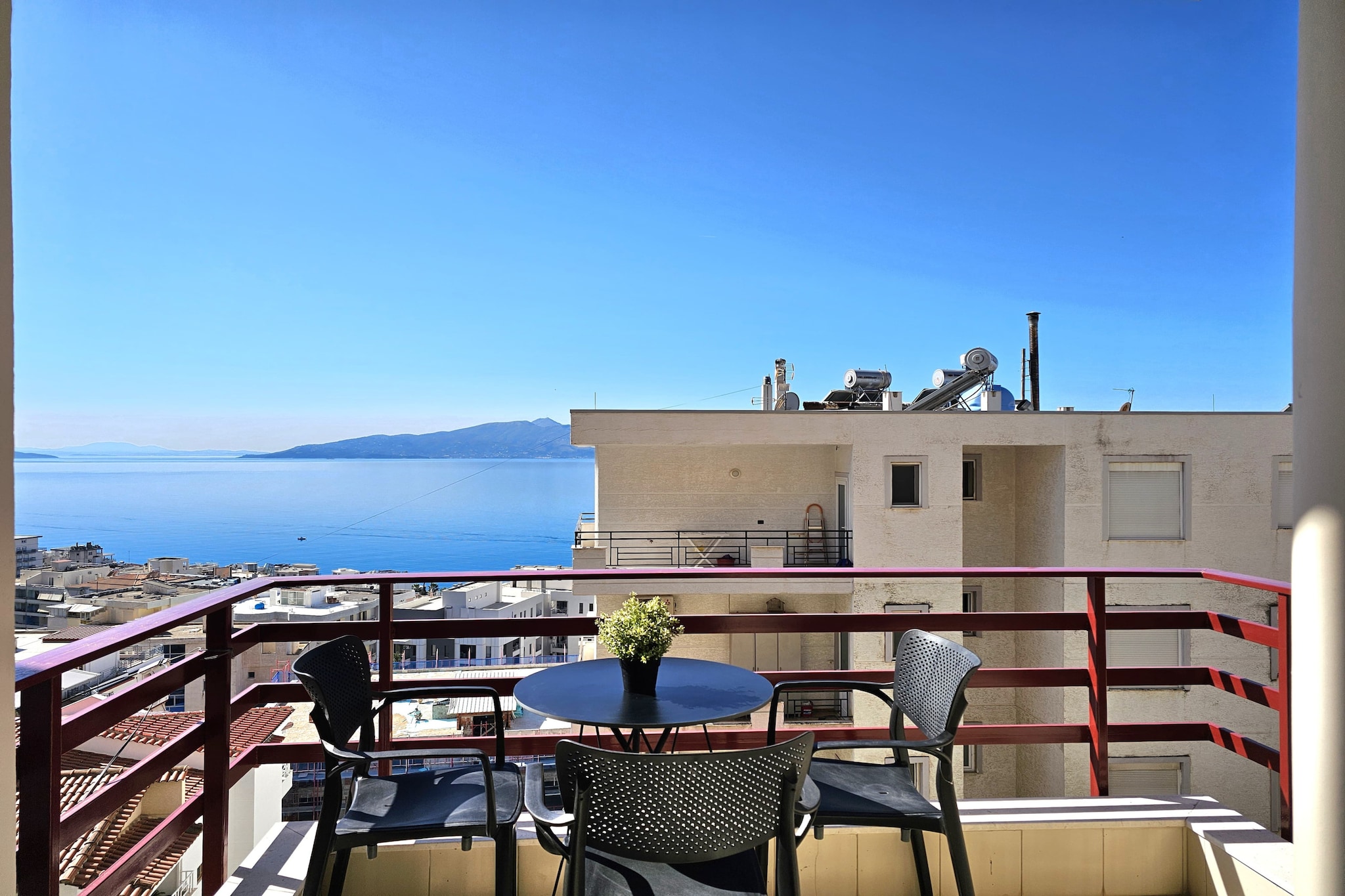 ALS114 - Iliri Rr5 - Holiday Ap In SR.-Terrasbalkon