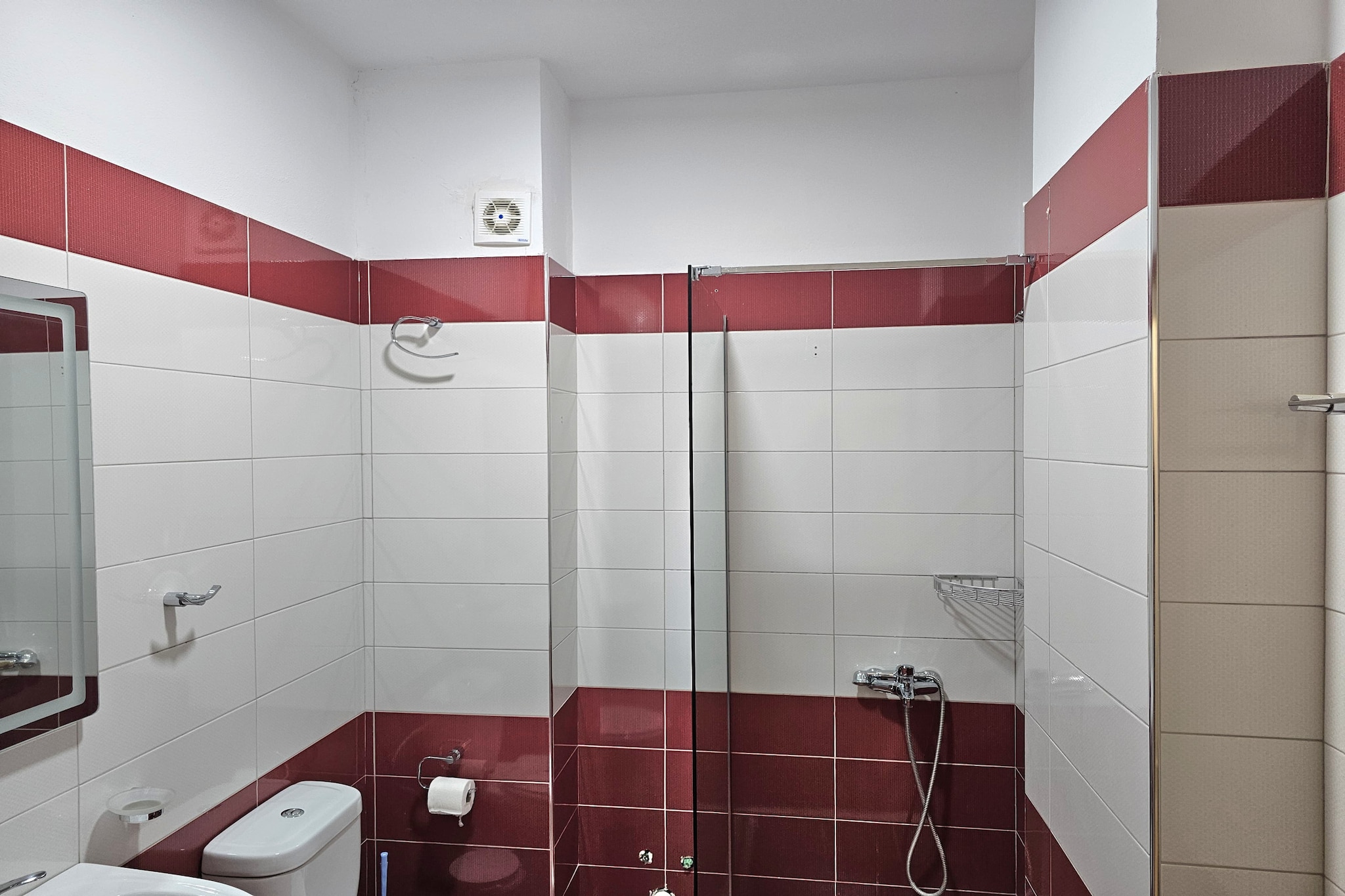 ALS114 - Iliri Rr5 - Holiday Ap In SR.-Badkamer