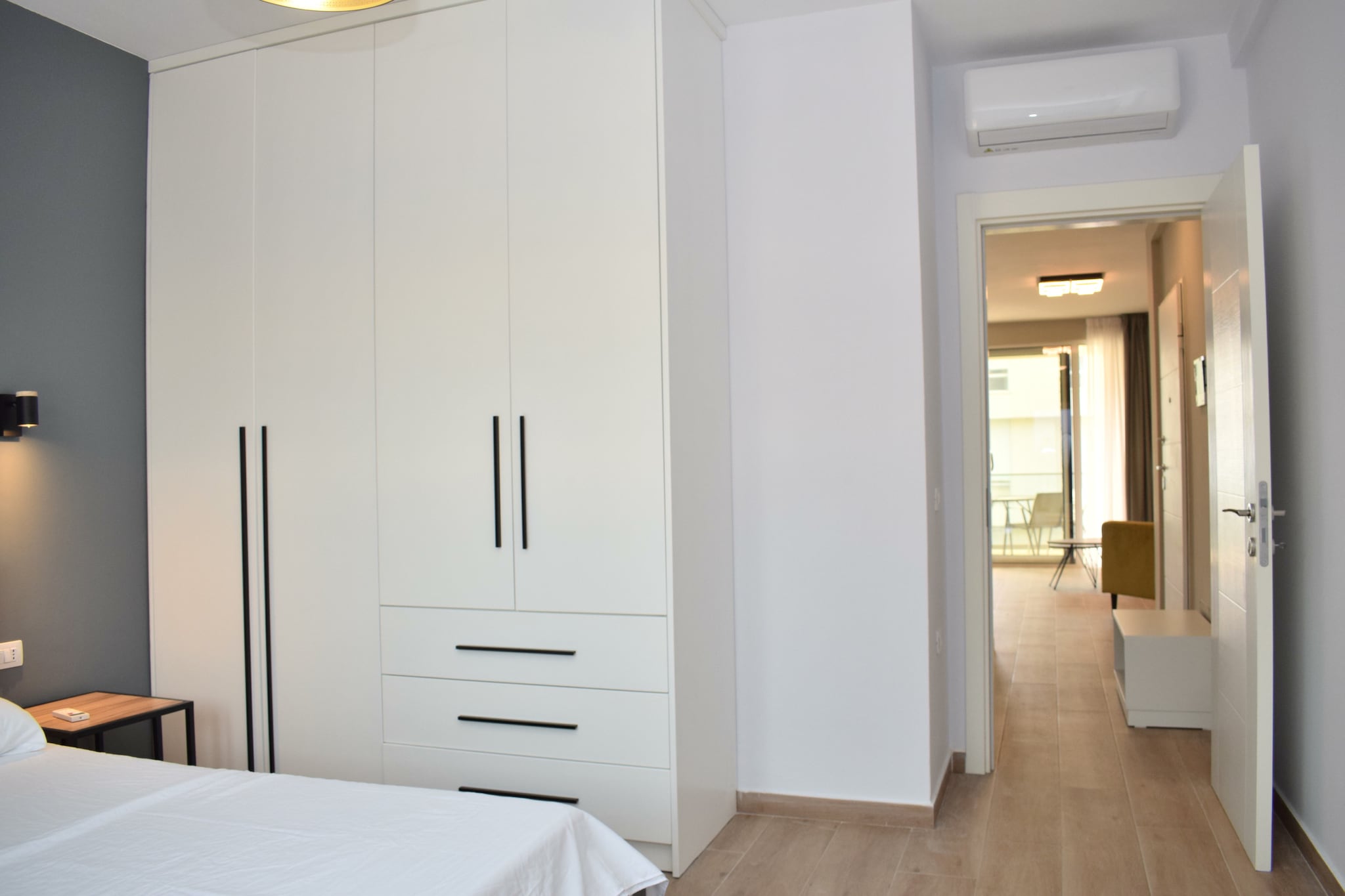 ALD300 - Kurt & Daniel San Pietro Lalez-Chambre
