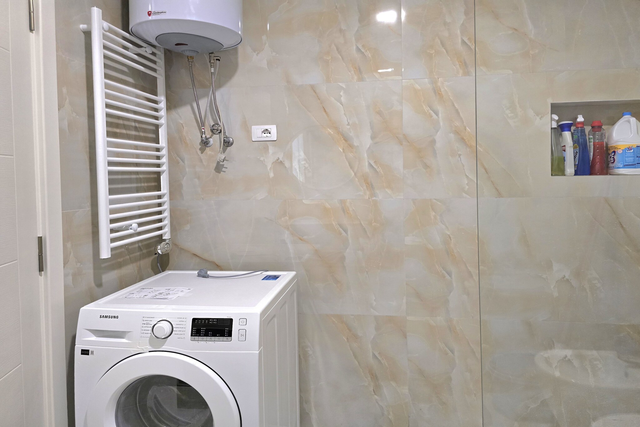 ALD288 - Avniu San Pietro Lalez-Bathroom