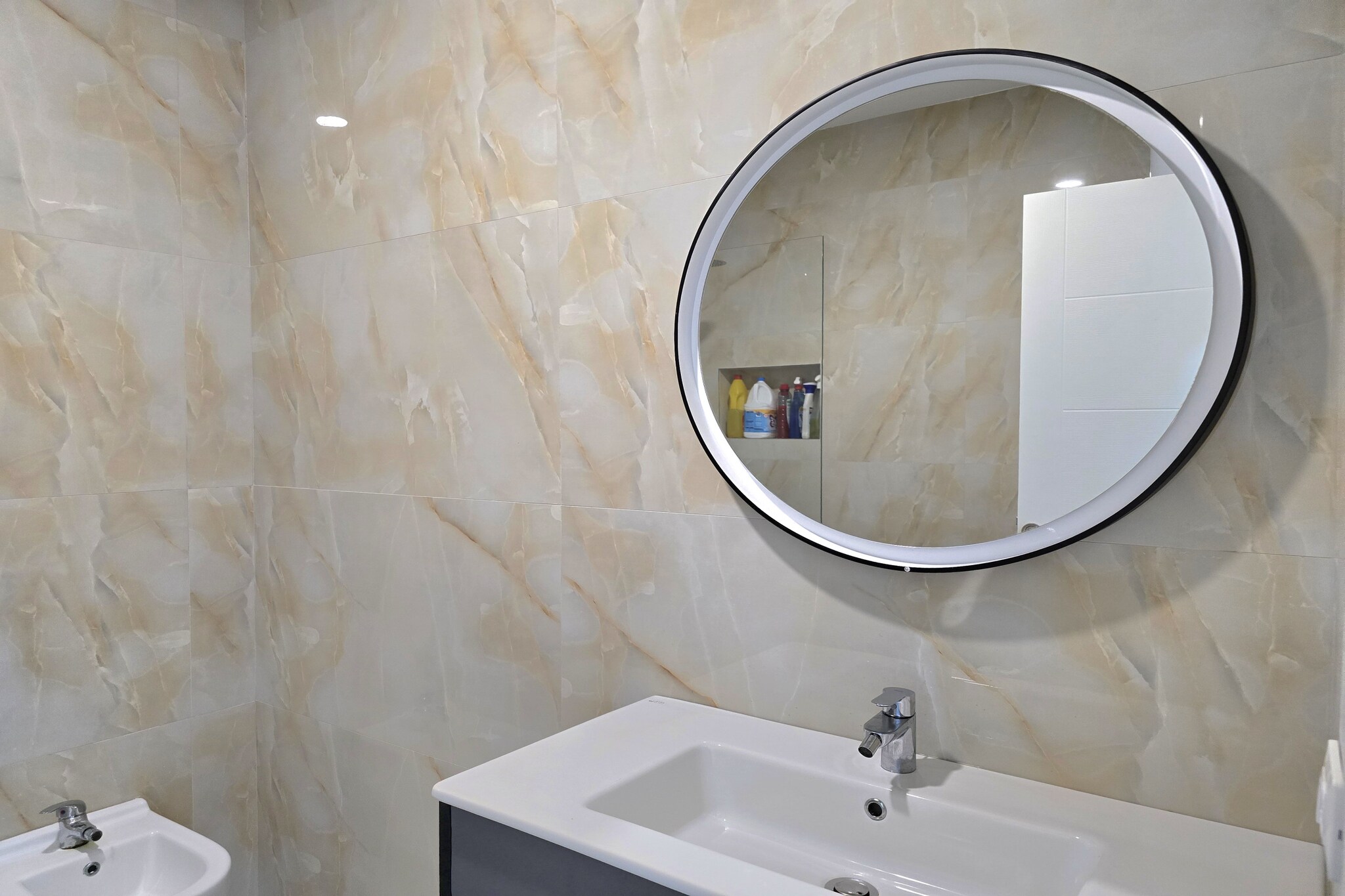 ALD288 - Avniu San Pietro Lalez-Bathroom