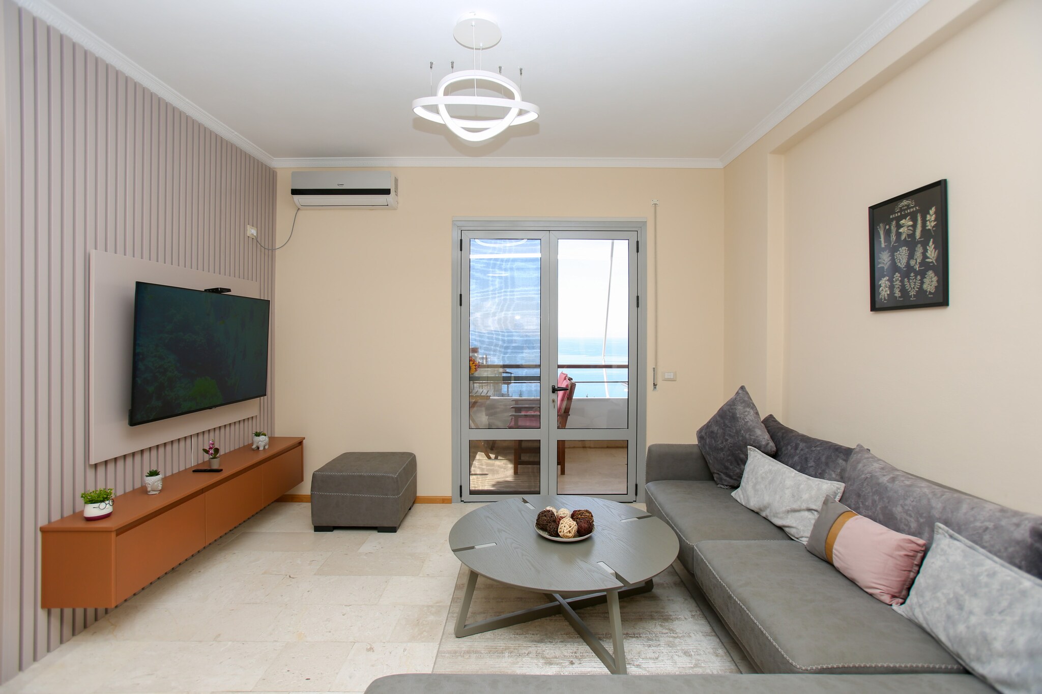 Vlora Sunset Sea View Apartment-Woonkamer