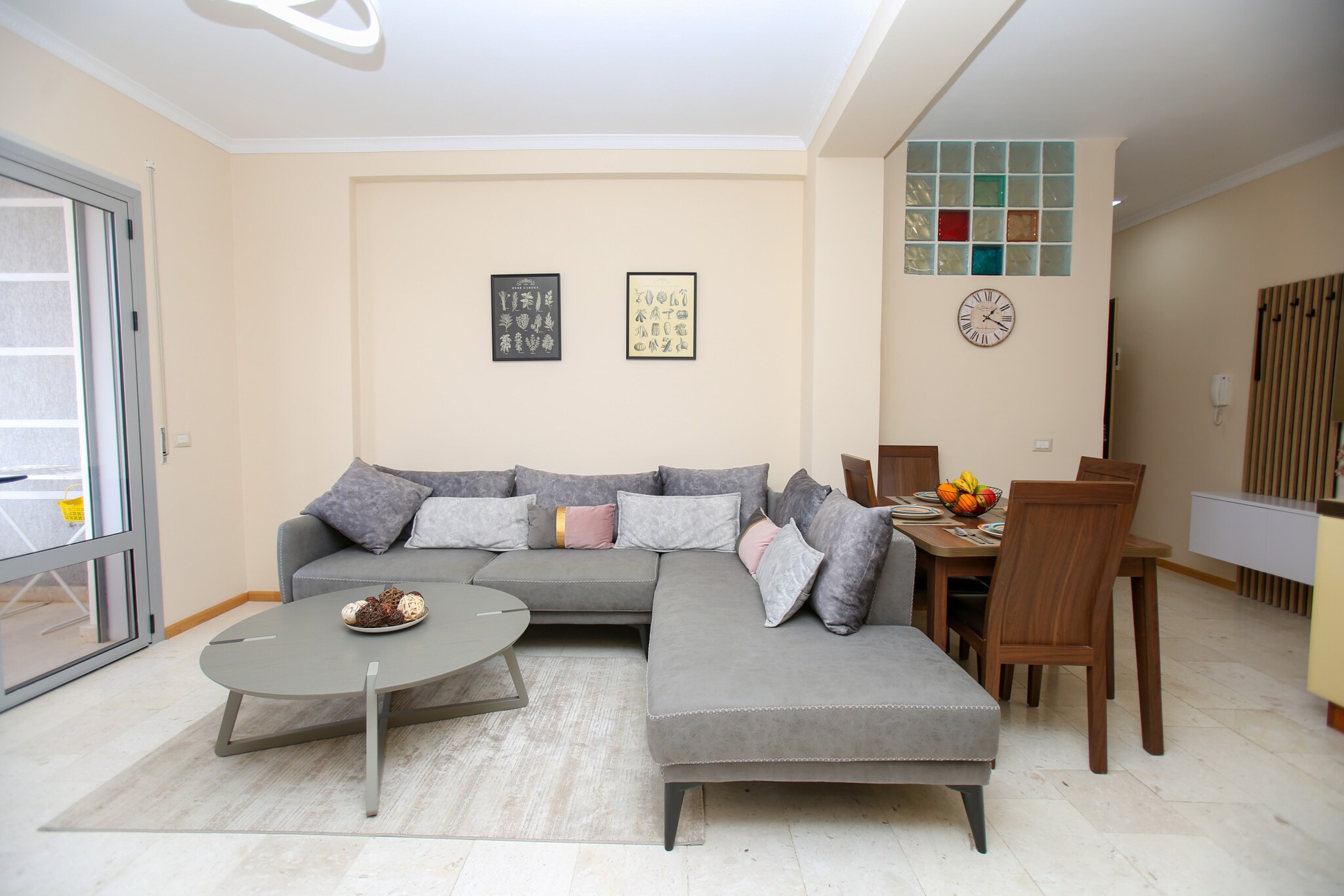 Vlora Sunset Sea View Apartment-Woonkamer