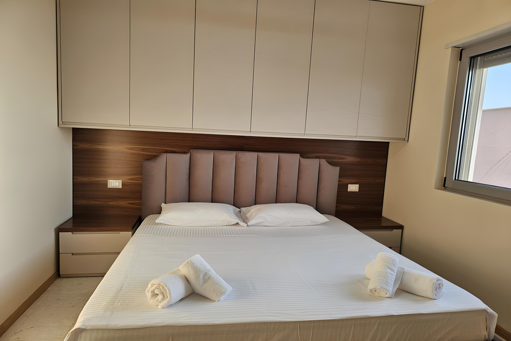 Vlora Sunset Sea View Apartment-Slaapkamer
