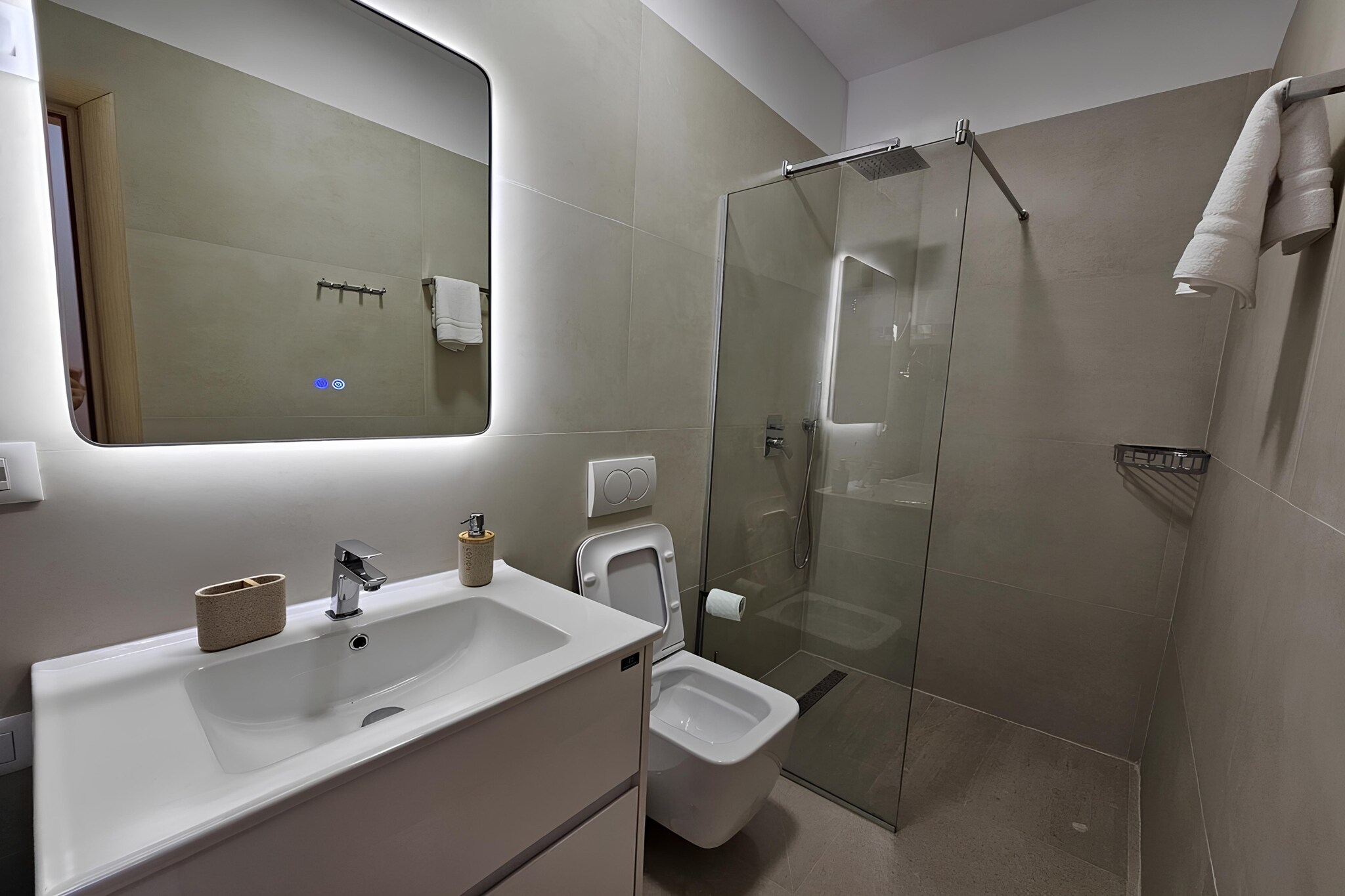 Vlora Sunset Sea View Apartment-Badkamer