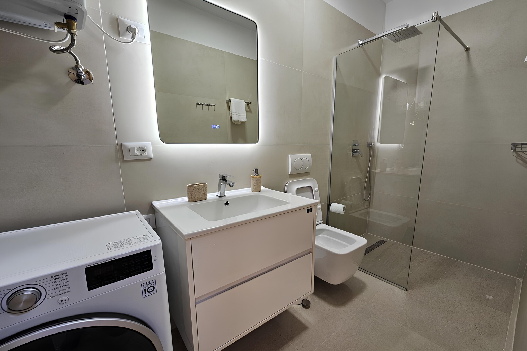 Vlora Sunset Sea View Apartment-Badkamer